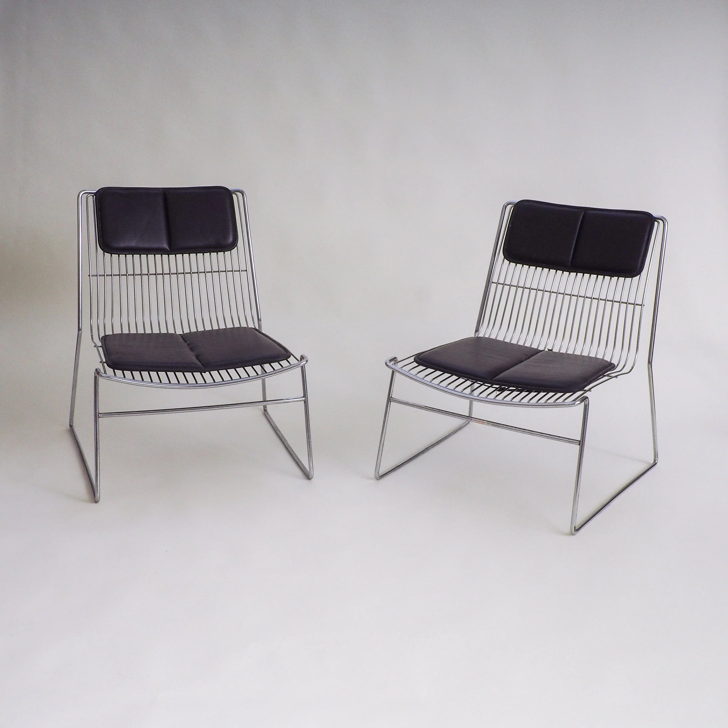 2 Wire Lounge Chairs