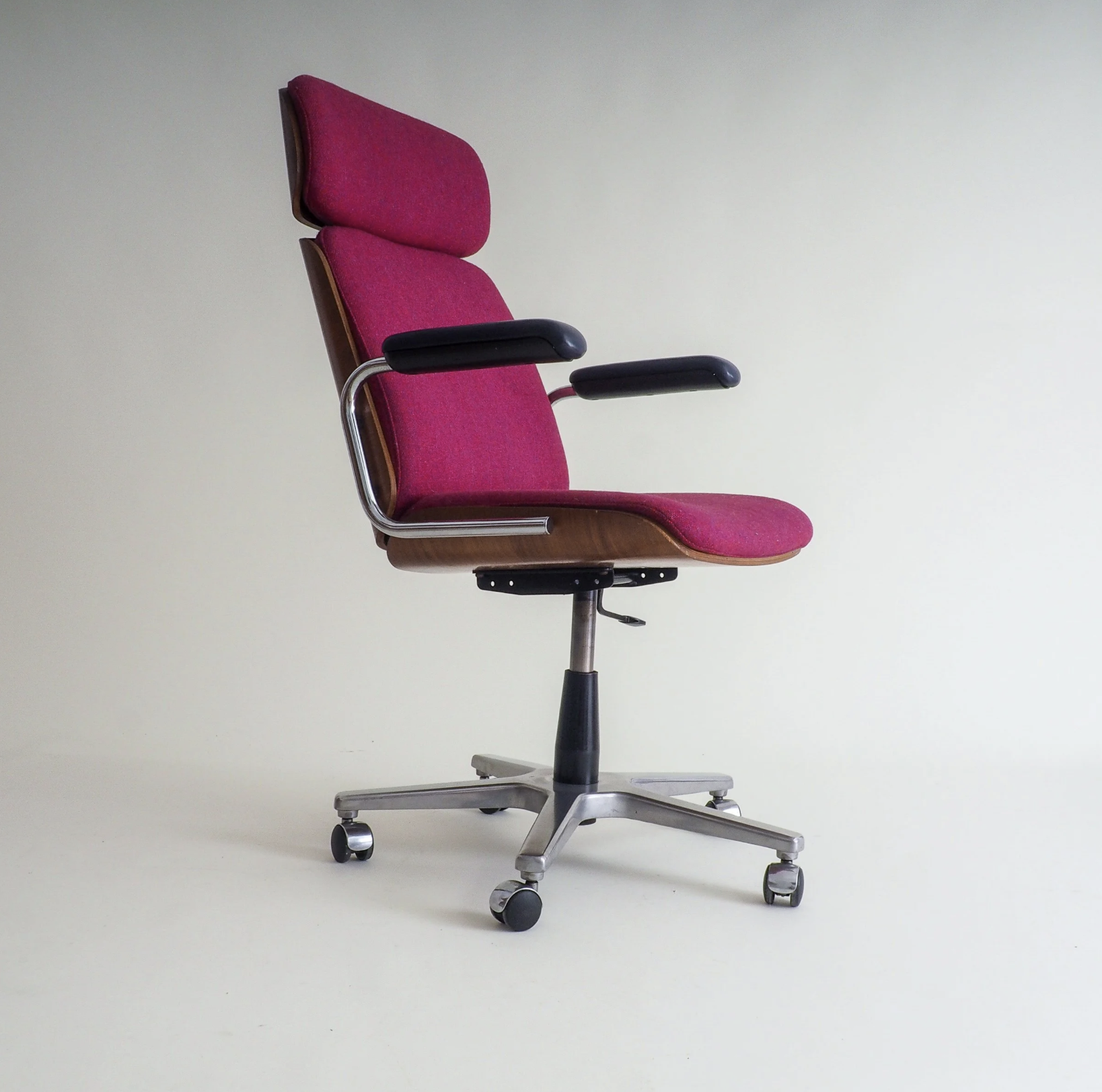 Office chair by Martin Stoll for Giroflex