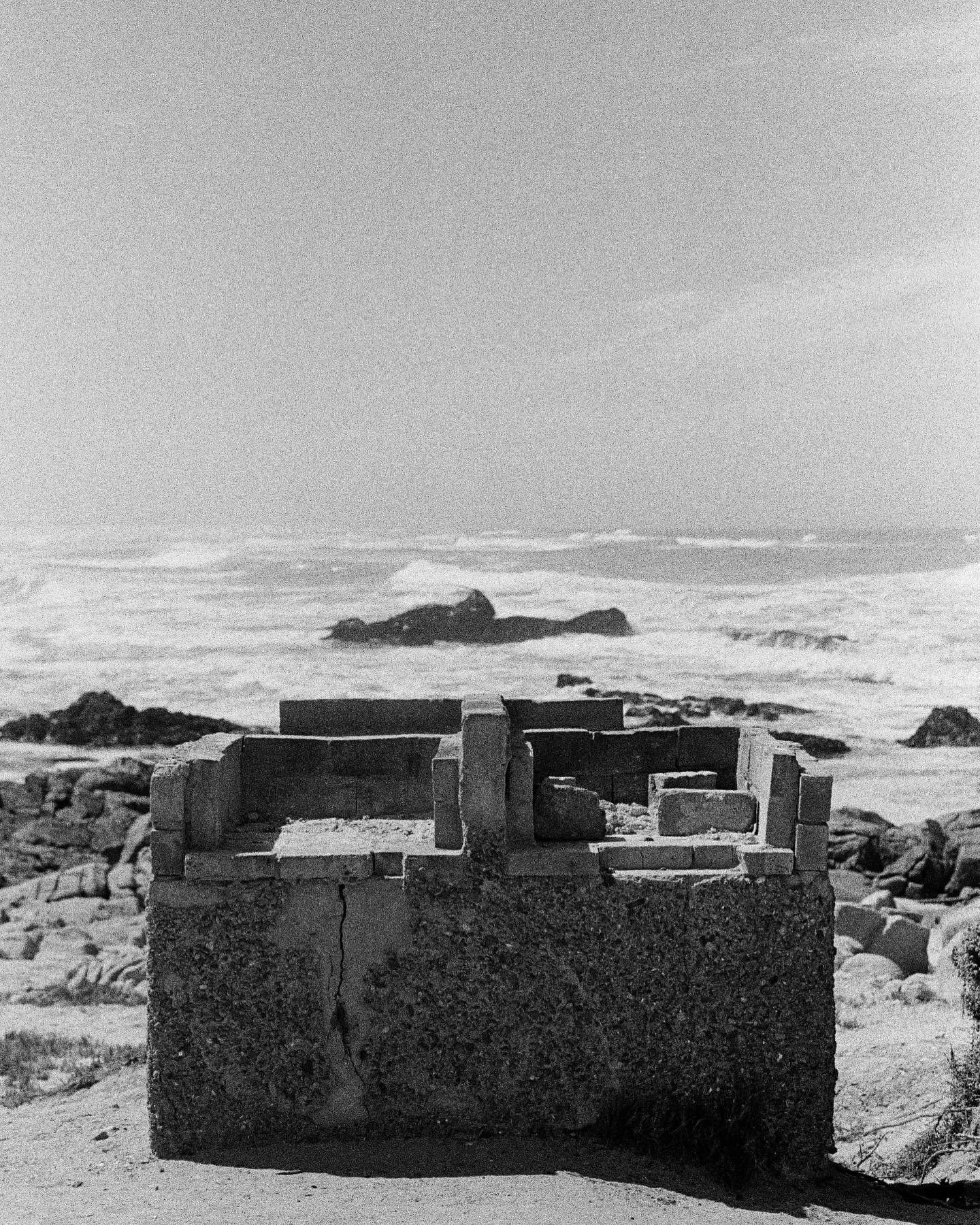 Weskus braai time. Sorry for the radio silence mense. Just been ticking along getting life done. Hopefully more film and adventures on the horizon. Enjoy this #trix400 grain in the meanwhile&hellip;

#kodakfilm #pentaxspotmatic #staybrokeshootfilm #f