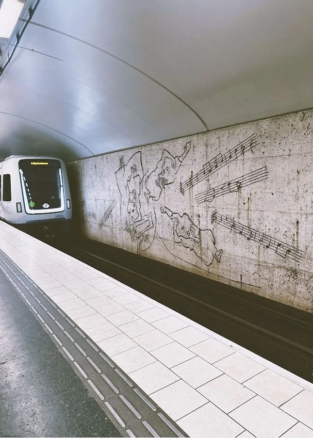 Travel Smarter: Stay Close to Public Transportation