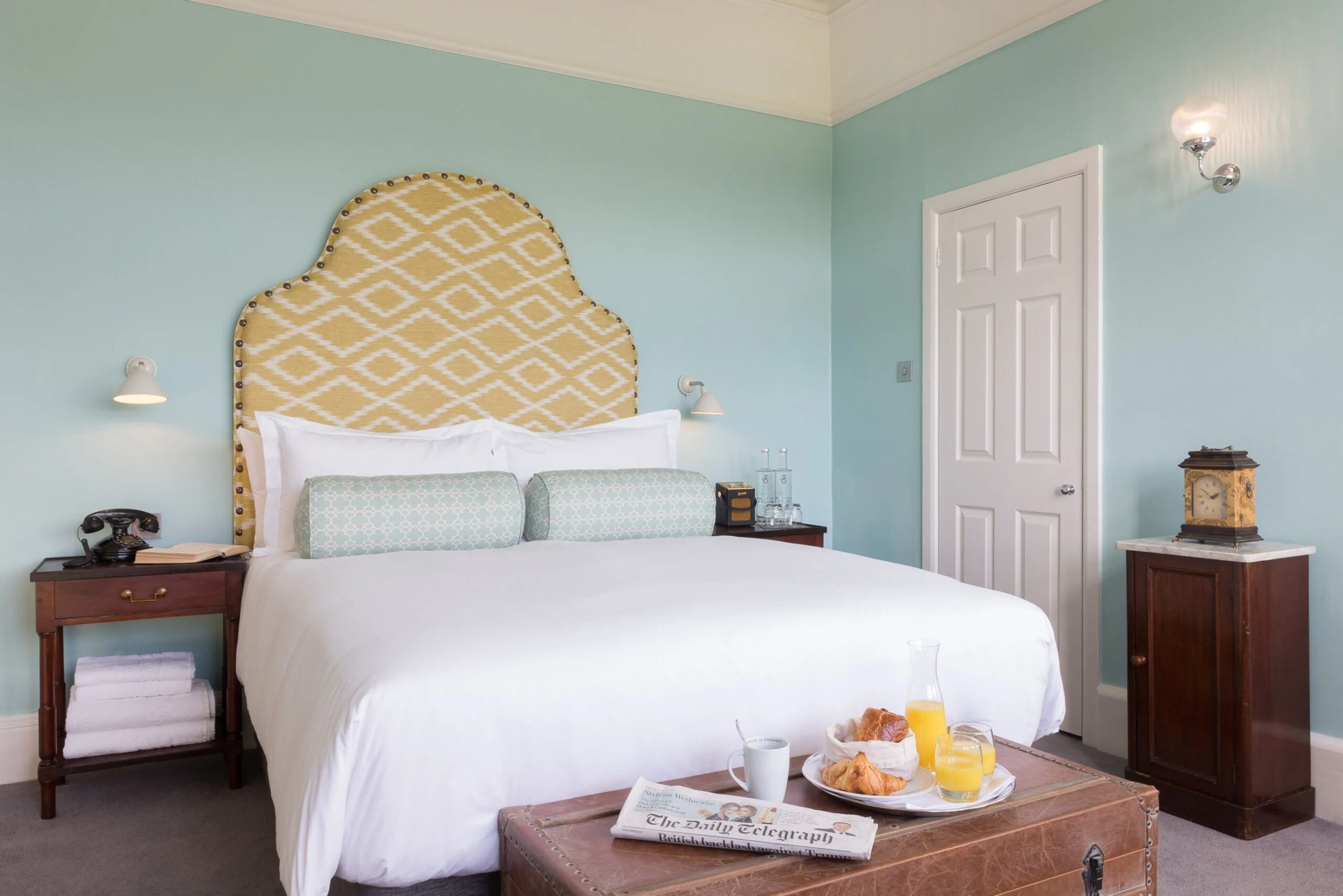 deluxe-room5-scaled.jpg
