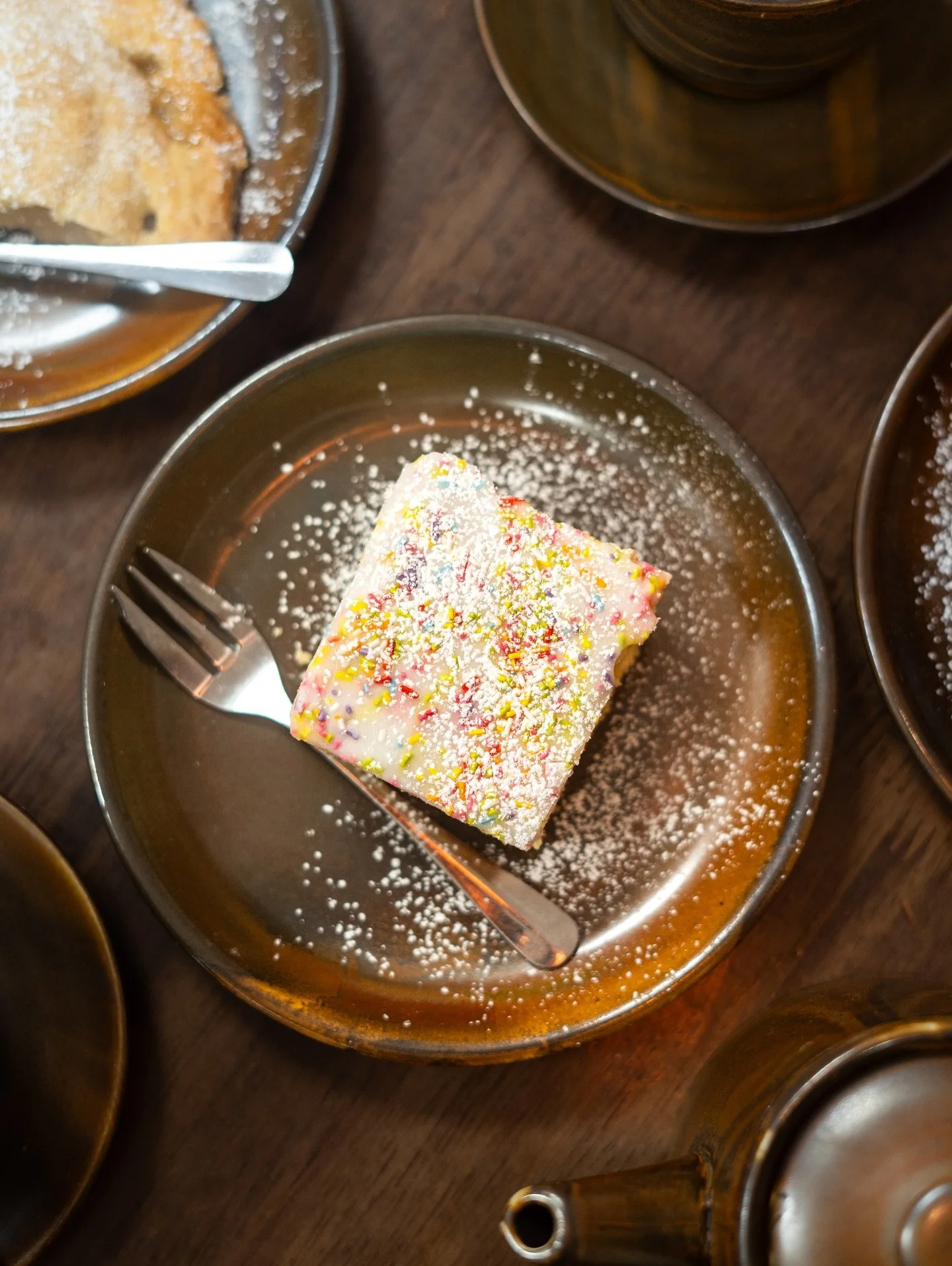 Anyone for some school cake &amp; a flat white??

🧁☕️🍰🫖

@daisylaneaughnacloy