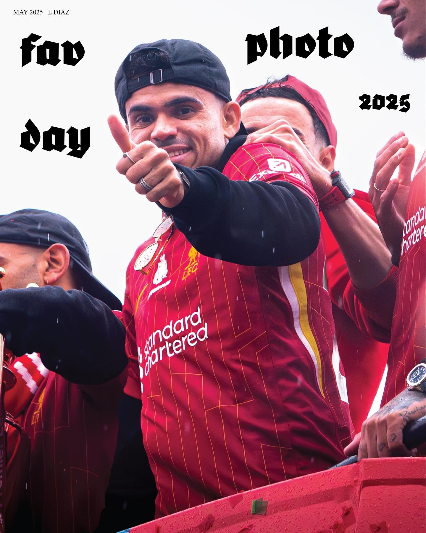 My favourite photo day of the year - unbelievable day roaming round the streets of Liverpool 🏆💃

Diaz playing a blinder looking down the lens 📷