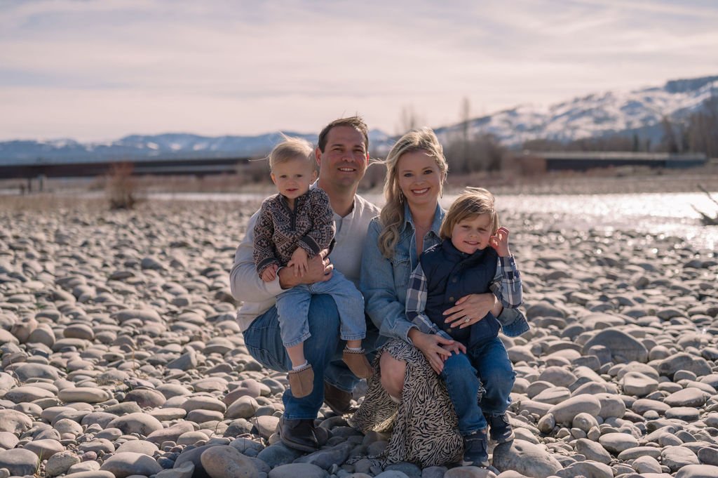 2026 Guide to Hiring a Jackson Hole Family Photographer 