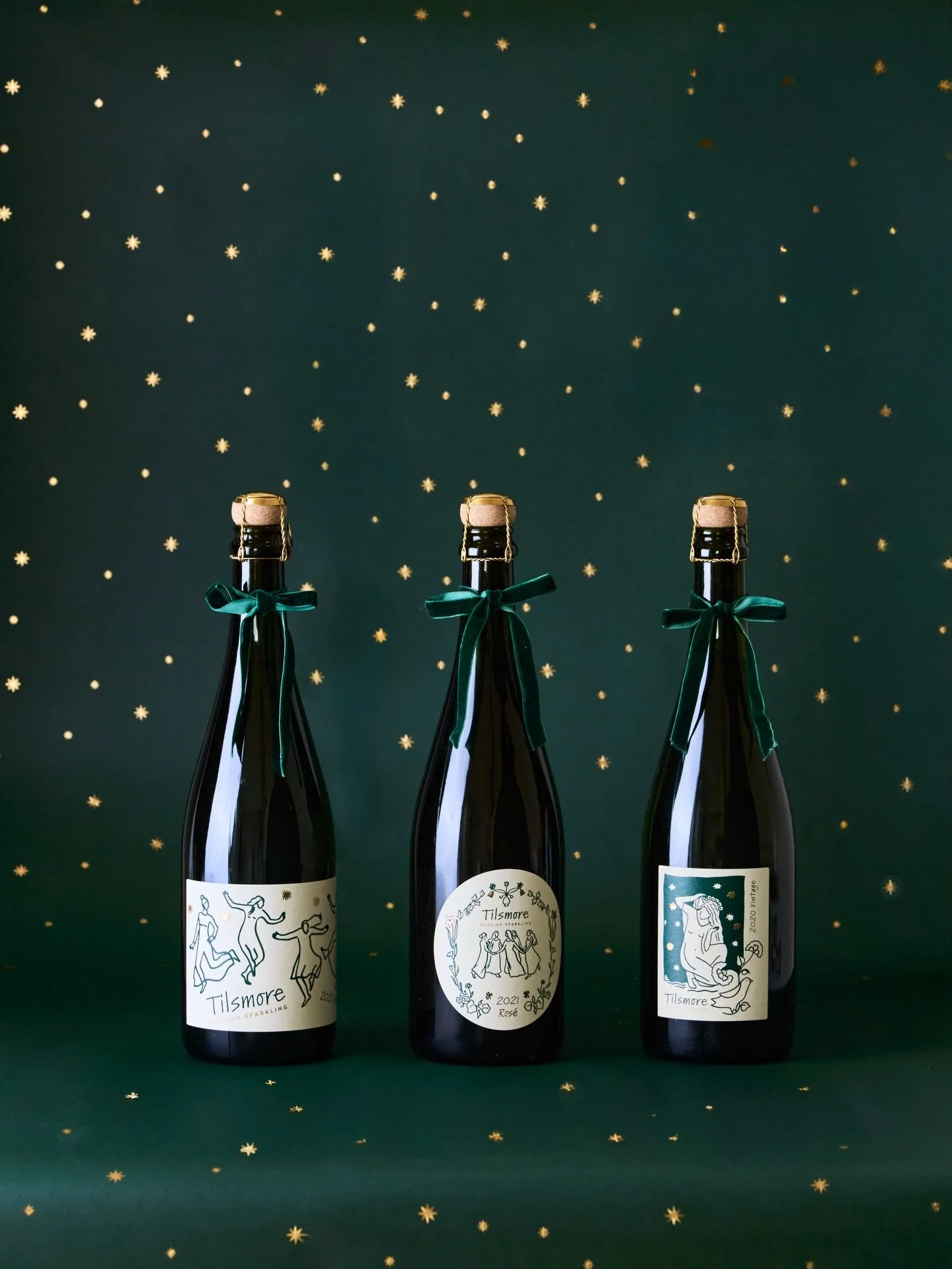 Christmas sparkling✨ we&rsquo;ve been busy wrapping up orders, making sure you don&rsquo;t miss out on a giving the gift of our bubbles and sharing a glass with family and friends this Christmas. Hurrah!