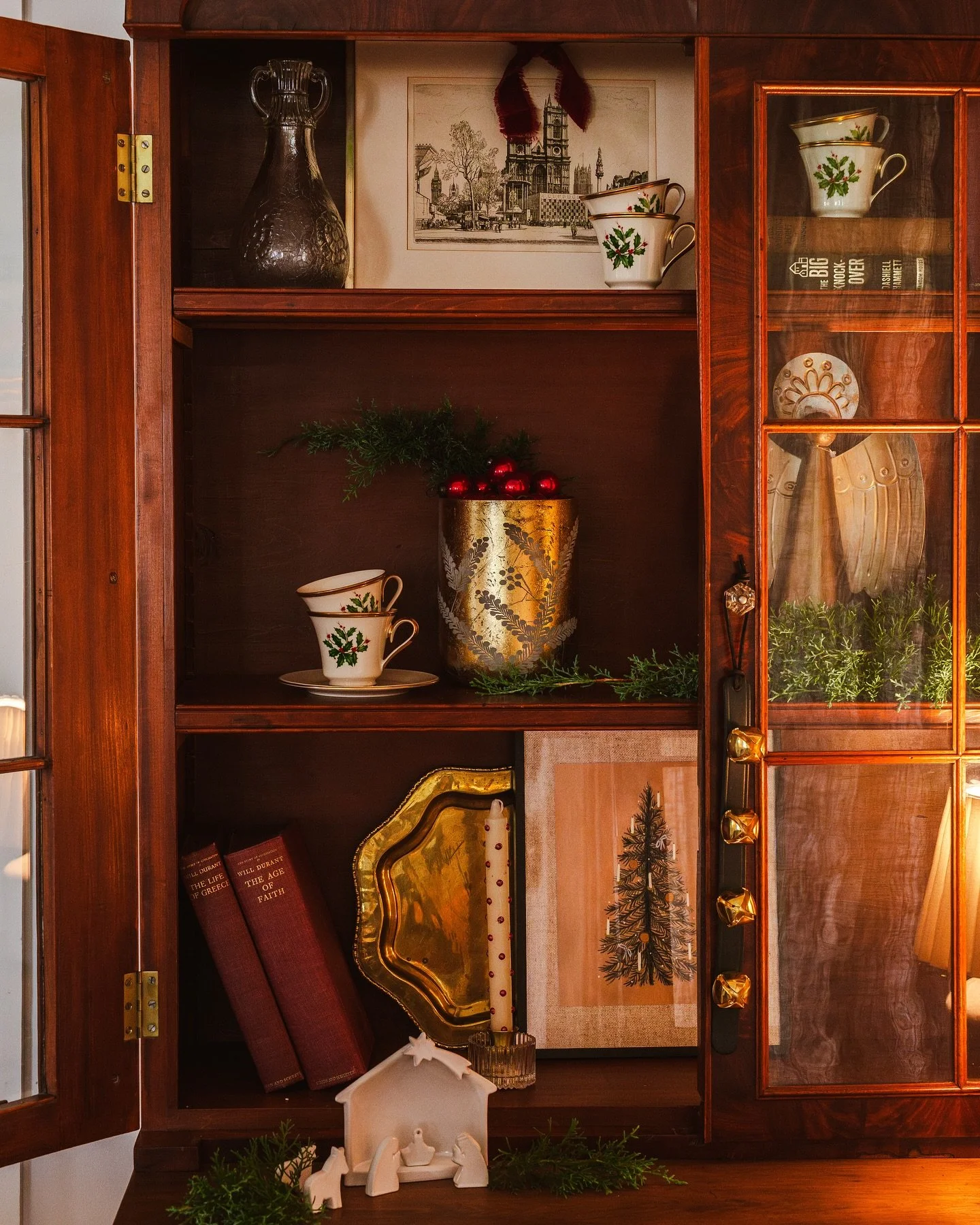 Christmas vibes that just don&rsquo;t disappoint ✨ Don&rsquo;t miss our curated vintage pieces as well as pieces designed to elicit all the sentimental, hand me down, heirloom feels. 

Still want a chance to shop our collection before everyone else? 