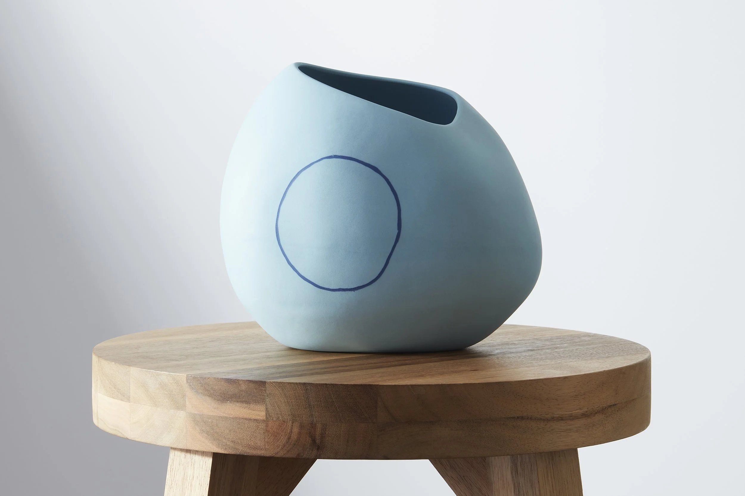 Blue-ceramics-on-stool-058 3.jpg