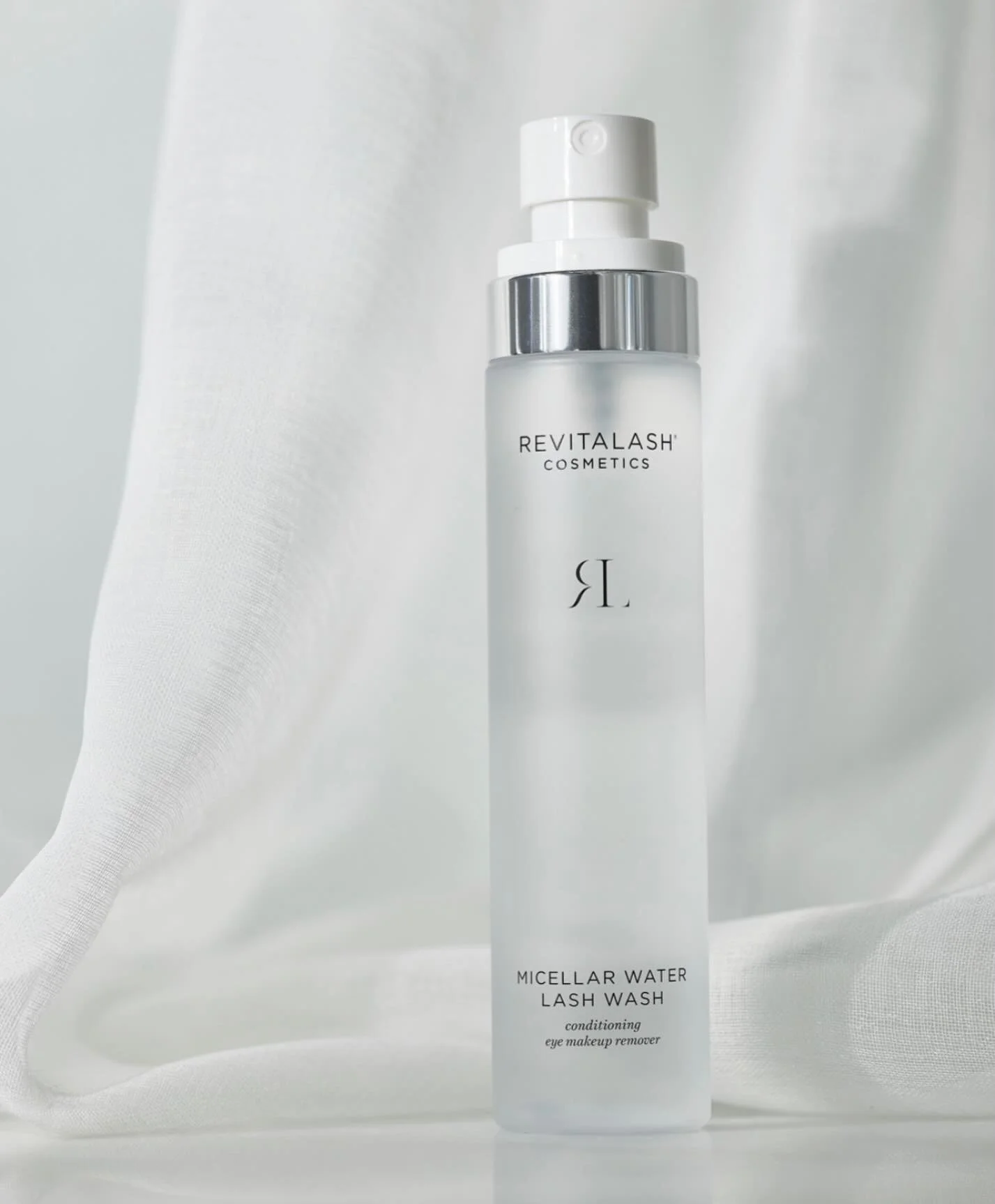 The secret to beautiful lashes starts with a clean base ✨
The Revitalash Micellar Water Lash Wash removes makeup, soothes the eye area, and preps lashes and brows for flawless results!