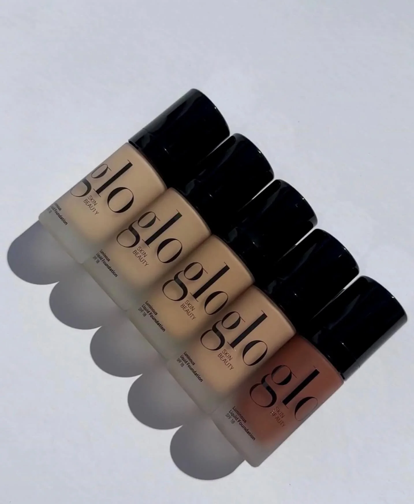 Lightweight, longwearing, and luminous. 🤎
Glo Skin Beauty&rsquo;s Luminous Liquid Foundation SPF 18

✨ Radiant finish with a dewy, hydrated glow
✨ Blurs fine lines + pores for a soft-focus effect
✨ SPF 18 protects against environmental stressors + a