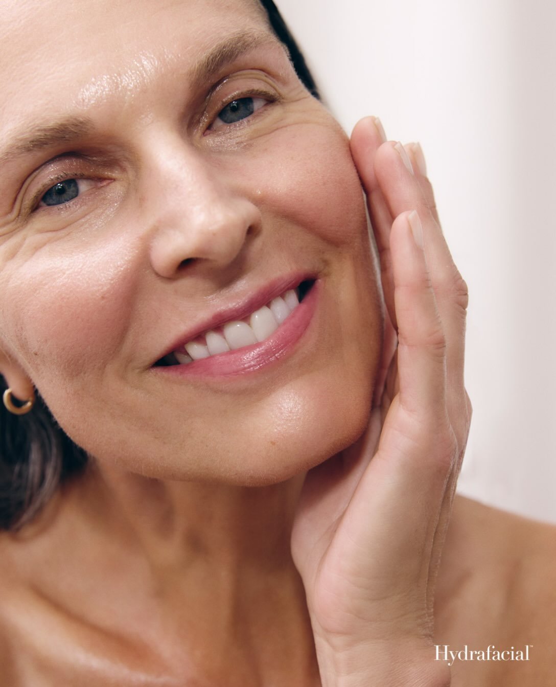 ✨ Your skin deserves a little reset. ✨

Ready for that fresh, healthy glow? 💧 A HydraFacial deeply cleanses, exfoliates, extracts impurities, and infuses your skin with nourishing hydration for a smoother, brighter, more radiant complexion.

Think o