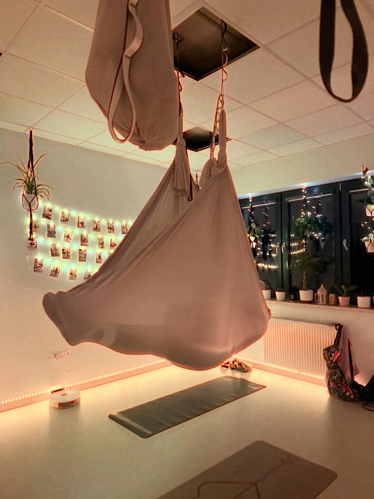 🧘🏼&zwj;♀️Relax &ndash; najpiękniejsze zakończenie praktyki🧘🏼&zwj;♀️

Ostatnia część naszej praktyki jogi w chustach to czas pełnego wyciszenia. Otuleni miękką chustą pozwalamy ciału odpocząć, a głowie zwolnić.

Zabieramy ze sobą całe dobro z prak