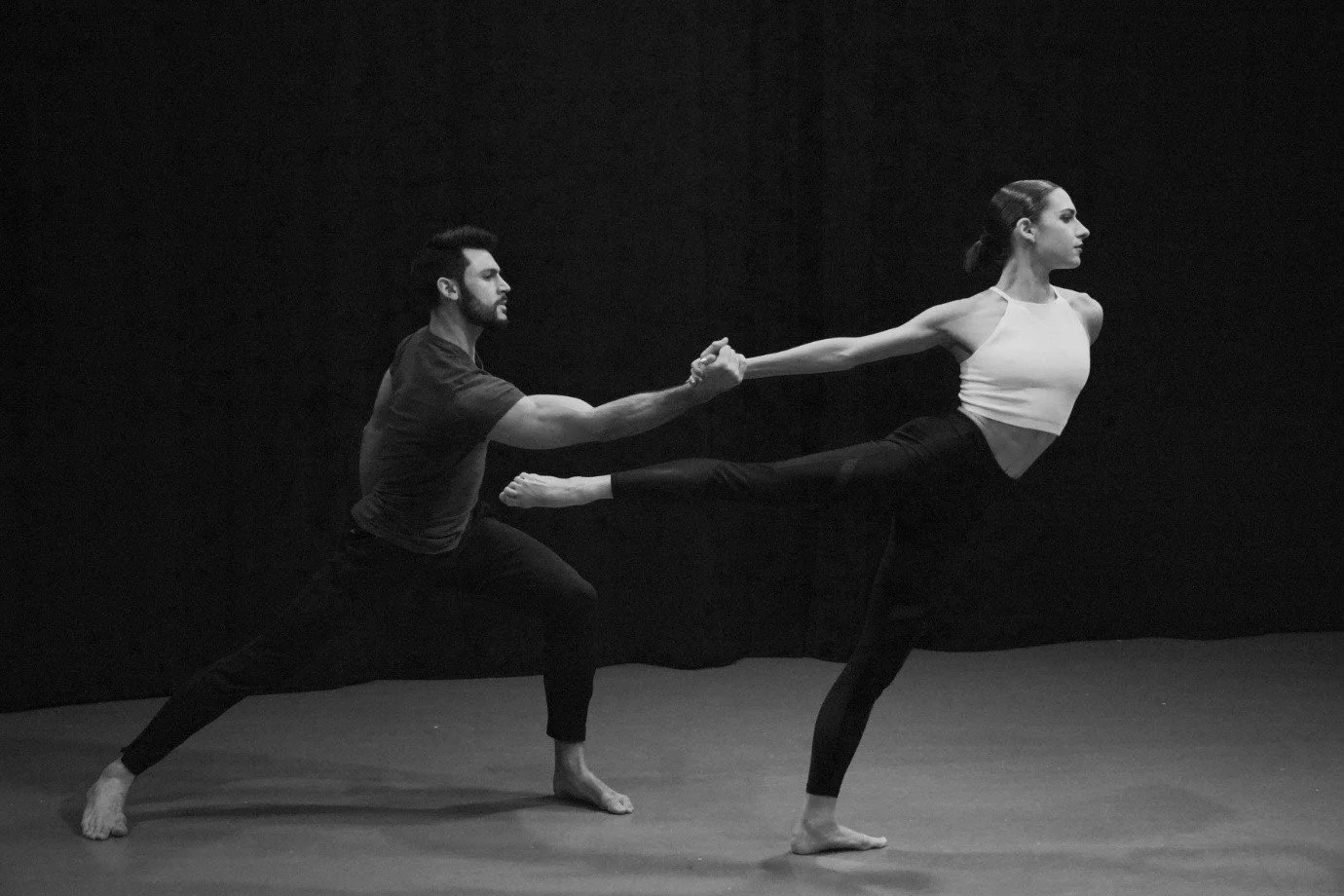 What Are the Basic Techniques Taught in Contemporary Dance?