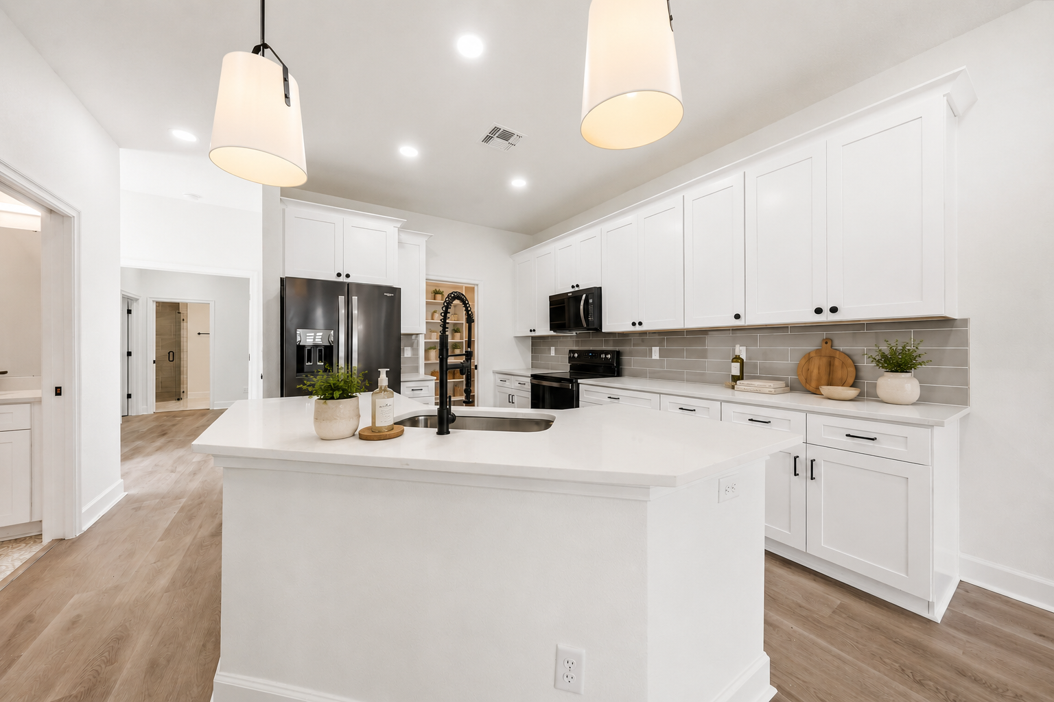 Kitchen 2 View.png