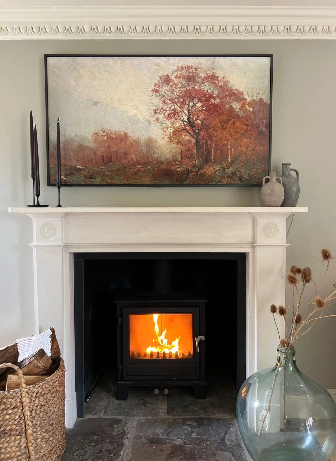 Cotswold interior design showcasing classic proportions, natural textures and a calm, understated colour palette