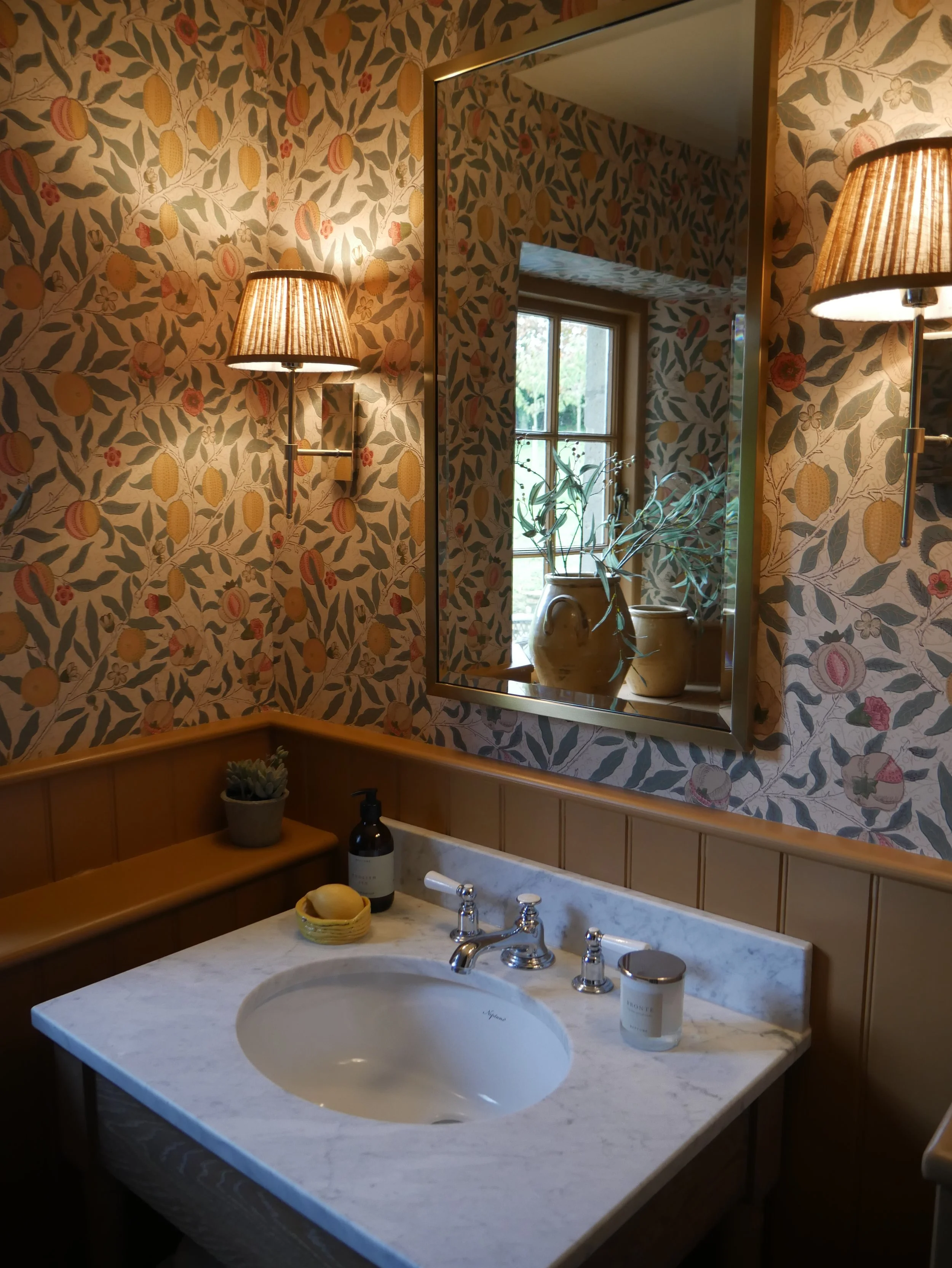 Cotswold interior design showcasing classic proportions, natural textures and a calm, understated colour palette