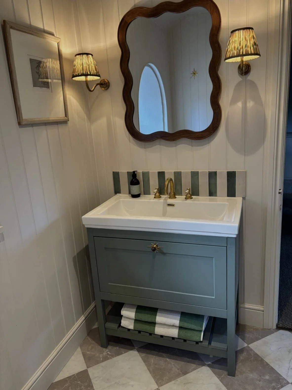 Cotswold interior design showcasing classic proportions, natural textures and a calm, understated colour palette