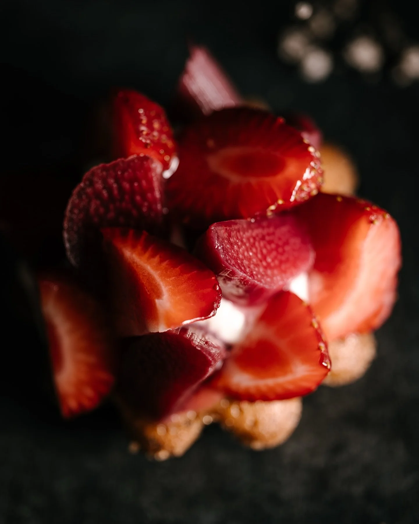 Lorsque j&rsquo;ach&egrave;te des p&acirc;tisseries &agrave; titre perso, il y a de fortes probabilit&eacute;s pour qu&rsquo;elles deviennent, l&rsquo;espace d&rsquo;un instant, un sujet fort sympathique &agrave; photographier. 
Ici, j&rsquo;avais en