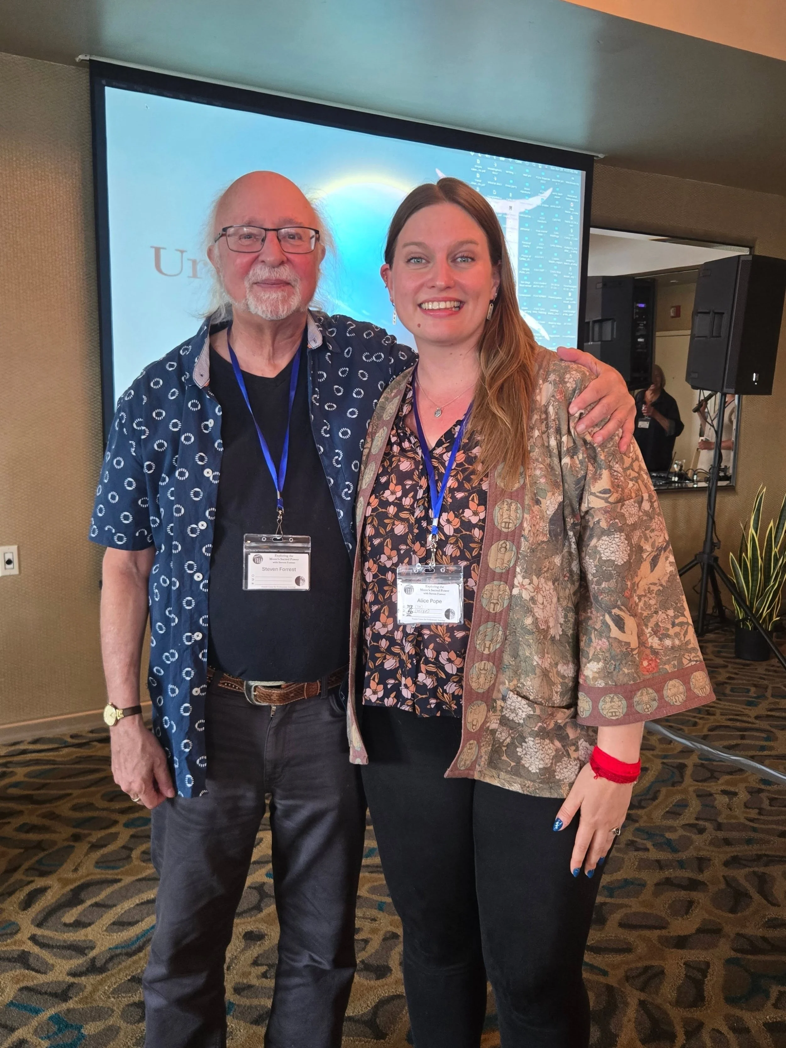 I'm back from beautiful San Diego, and so grateful to @steven.forrest and the @forrestastrology.center for the incredible Moon Retreat! 😍🌓 I met so many wonderful people; learned so much about the Moon from our amazing teacher; laughed and cried an