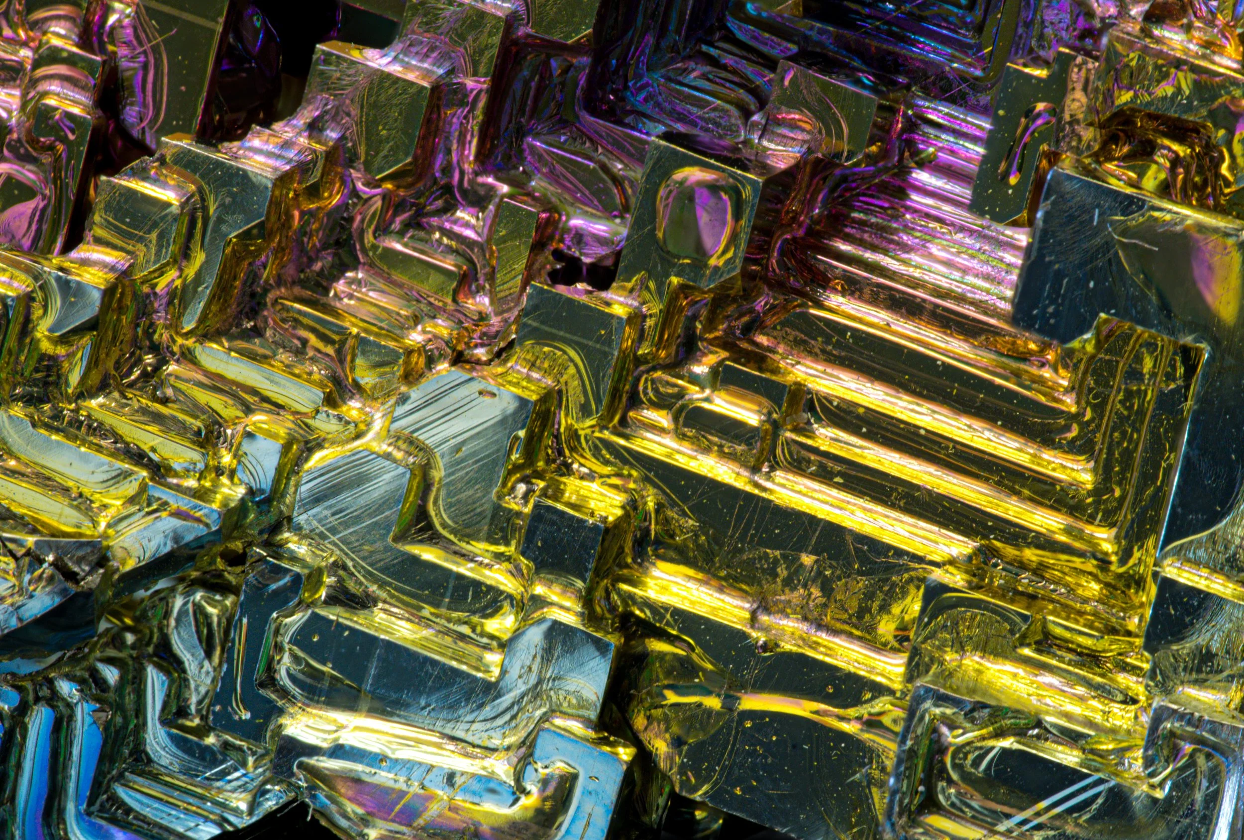 Macro of Crystaline Bismuth.jpg