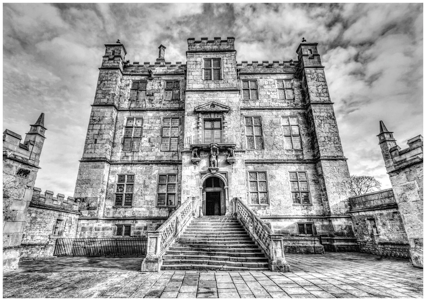 Small Castle Forecourt, Bolsover