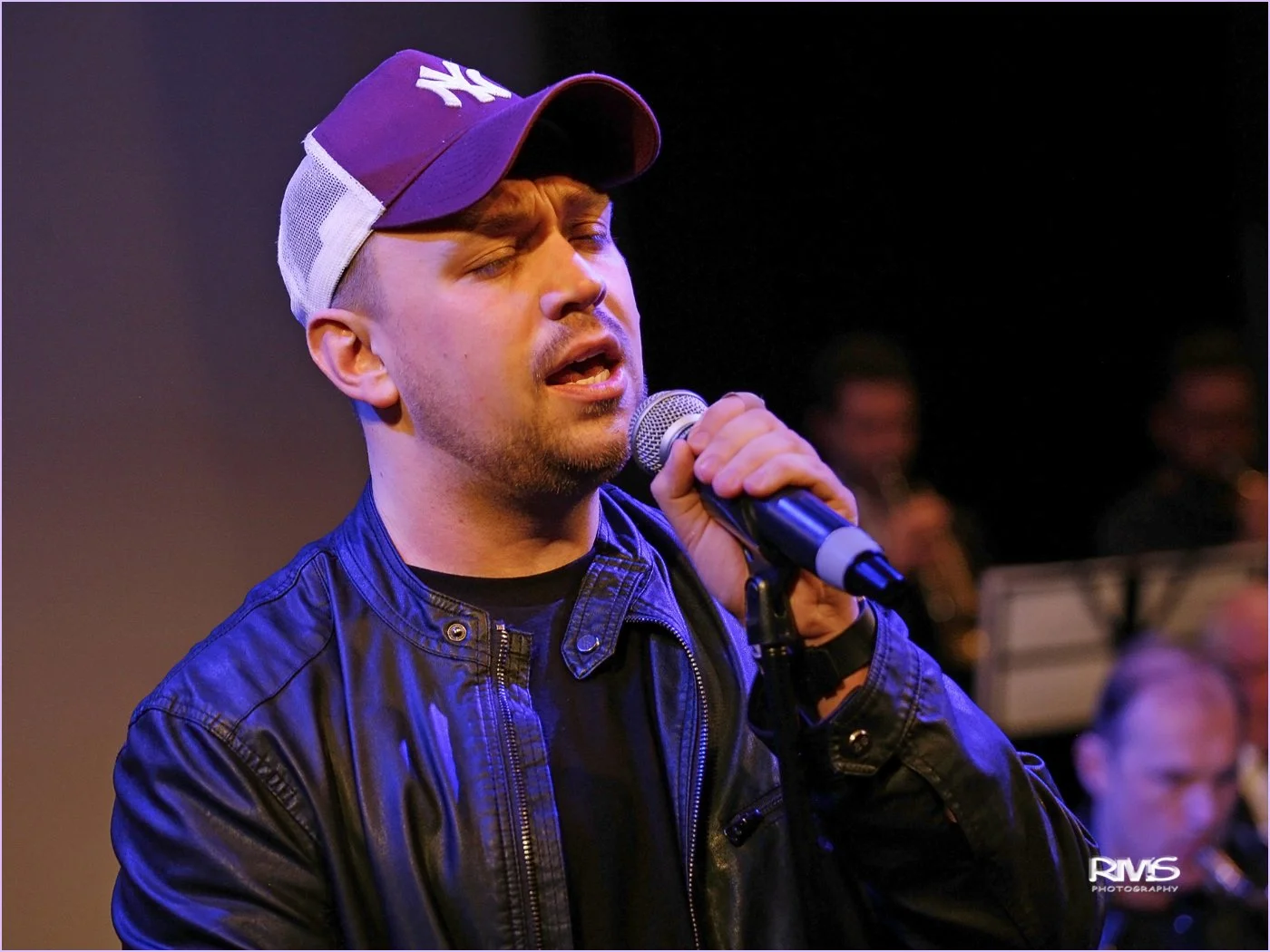 Shane Hampsheir in concert