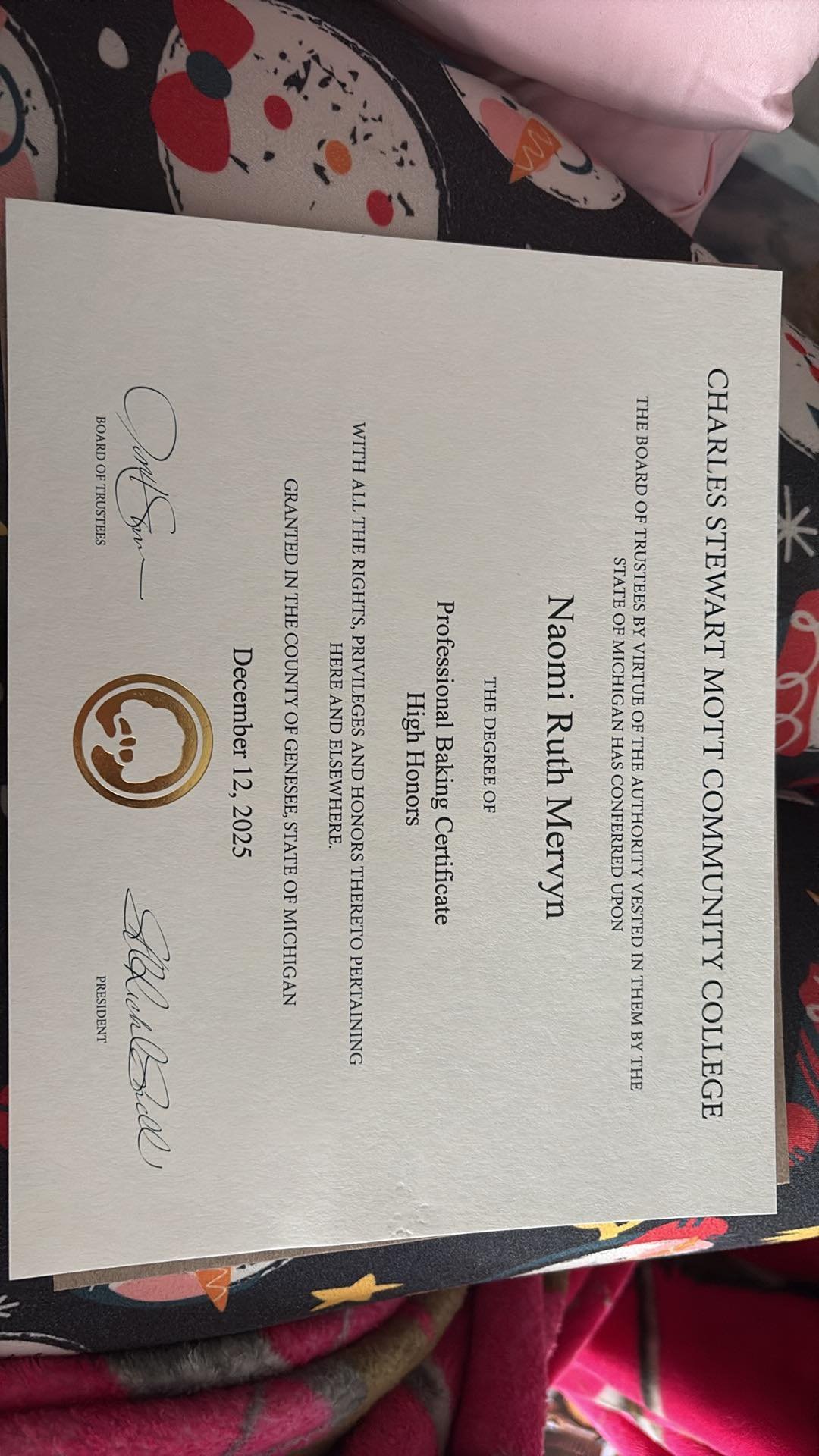 I officially got my certificate from Mott! Woohoo so excited! 🥳🎉