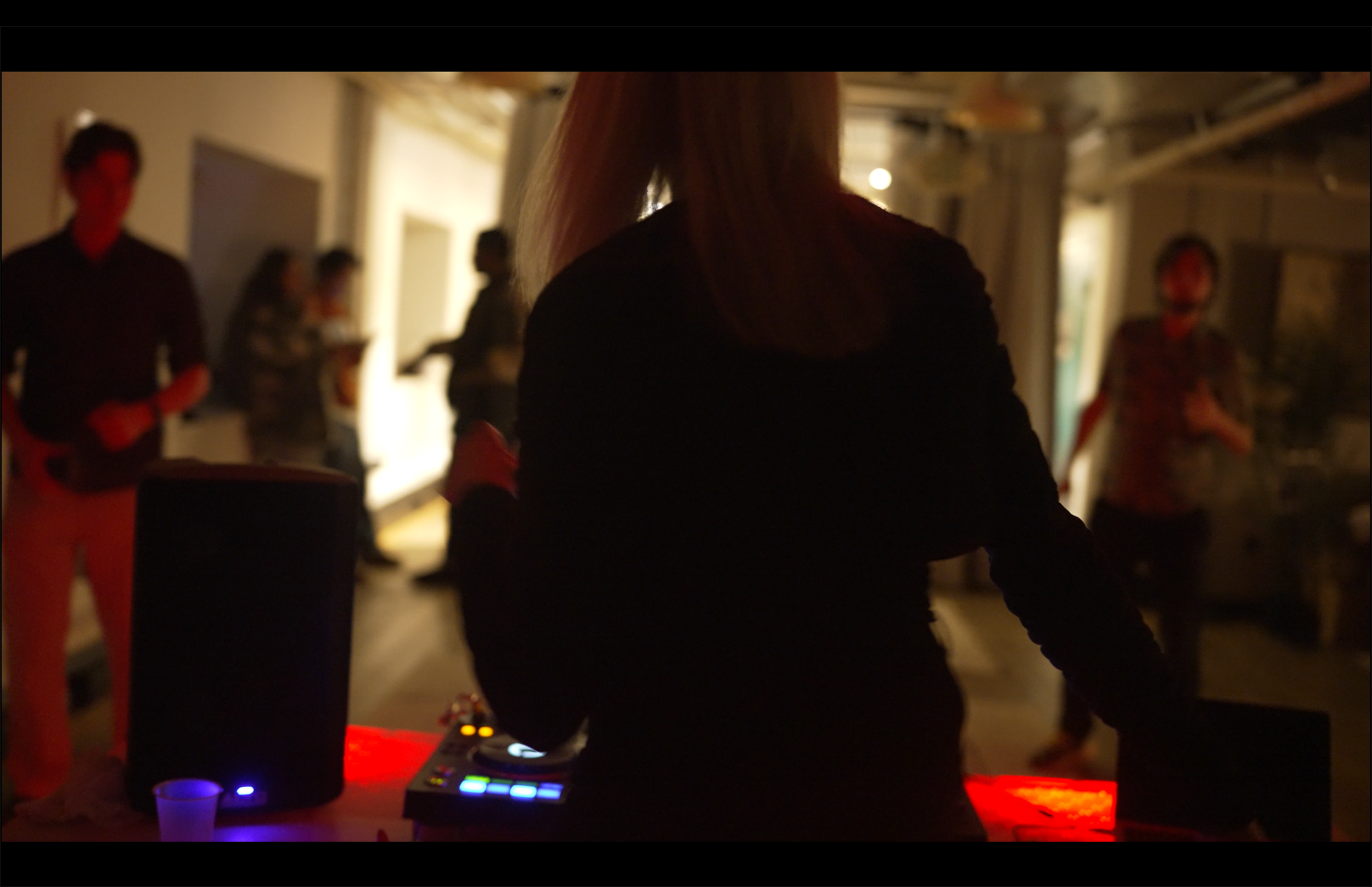 Tina back dancing.png