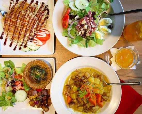 Sip, relax, repeat 🍵✨ Zen Cha in Bexley is the perfect spot for handcrafted teas, milk teas, and refreshing sips and just about a 10-minute walk from The Fitzgerald. Your next favorite drink is closer than you think! 

#ZenCha #ZenChaBexley