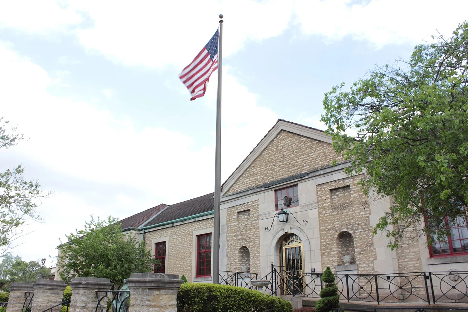 Story times at Bexley Public Library, playgrounds and splash pads at Schneider Park, and seasonal festivals make this neighborhood especially appealing for families planning a move to The Fitzgerald 

#BexleyPublicLibrary #ColumbusFamilies