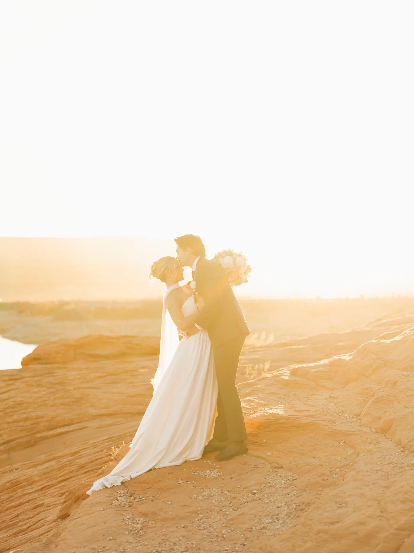 A small peek into such a great week with @lostinlove.co &mdash; my heart is full after exploring Zion, making new friends, &amp; creating magic alongside some of the most talented creatives!! 🏜️

Host @lostinlove.co 
Planning @xoevent.co 
Couple @ma