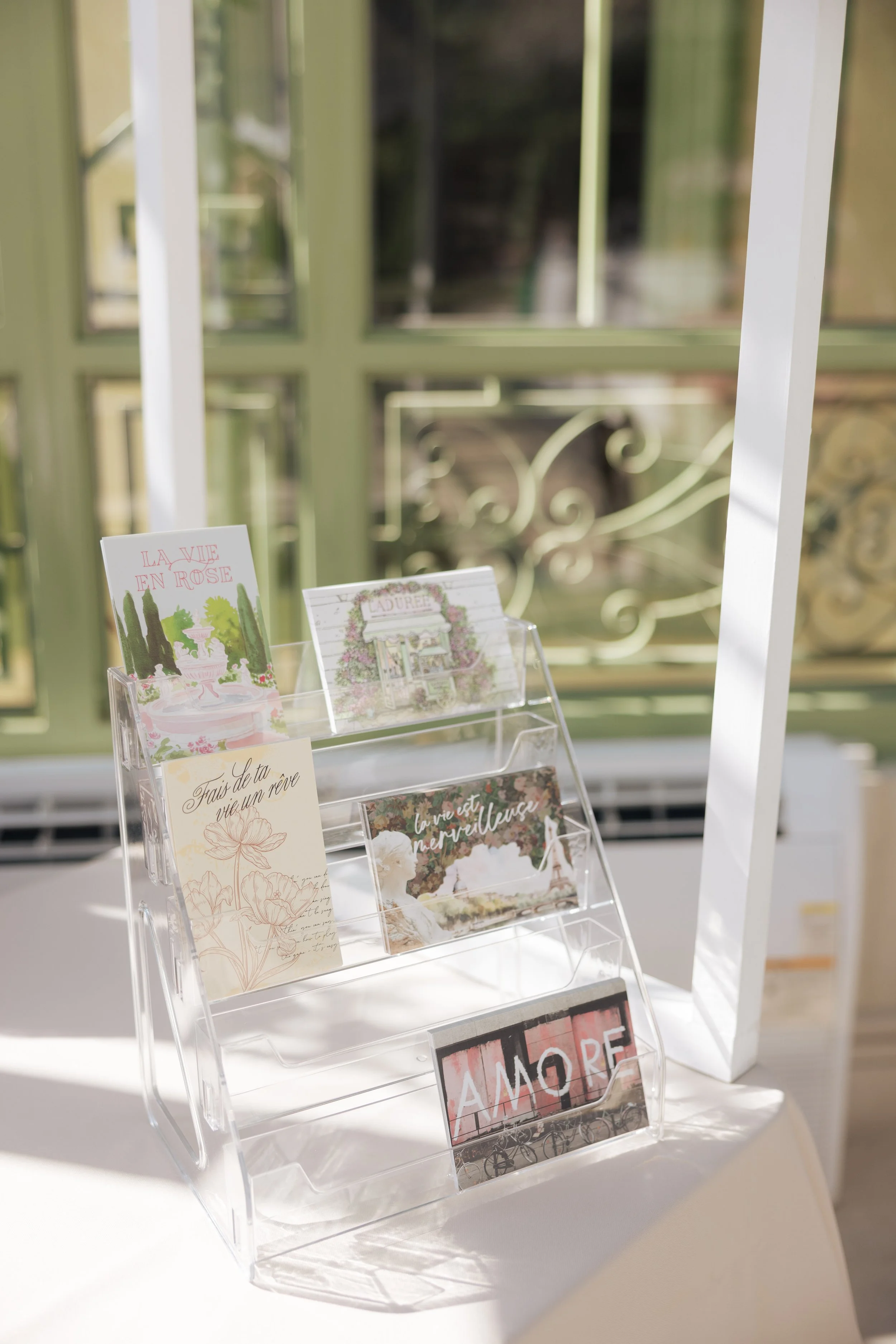 ALLABOUTWEDDINGSWYNCHESTERGARDENS_0110.jpg
