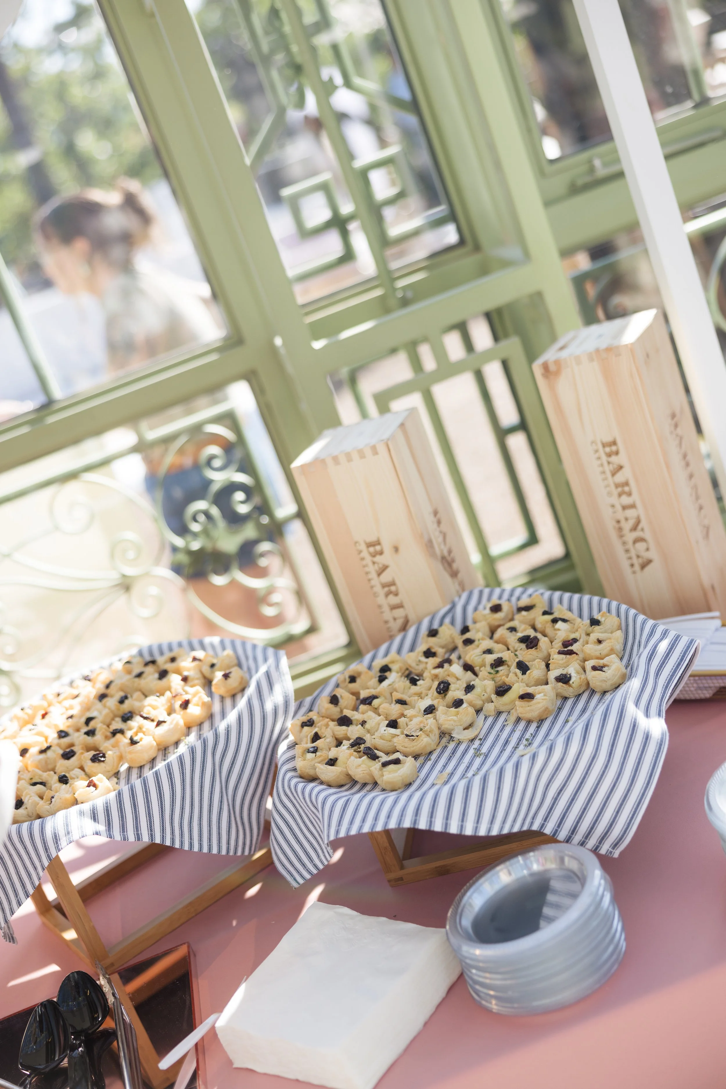 ALLABOUTWEDDINGSWYNCHESTERGARDENS_0151.jpg