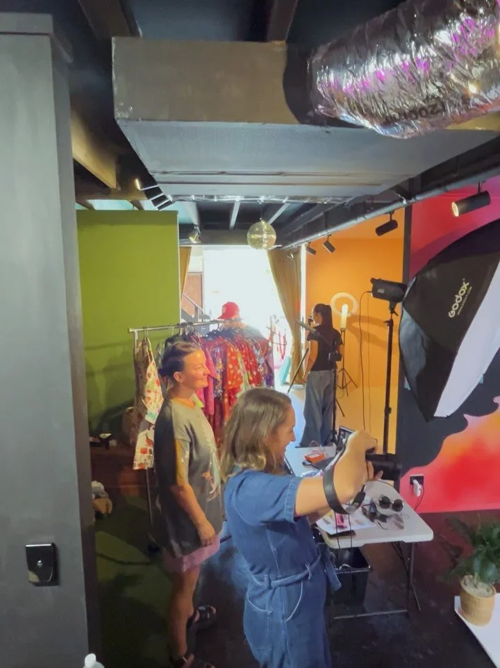 🏝️Great few days shooting with @tropicoolclothing!🏝️

💥Book your photoshoot with Vanishing Hotel💥

📸 Photoshoots 📸

🔑 Full Venue Hire 🔑

✅ Weekday : Mon - Thur  @ $80 / hr
✅ Weekend : Fri - Sun  @ $120 / hr
✅ Kombi Van  @ $220 / hr 

💫 Inclu