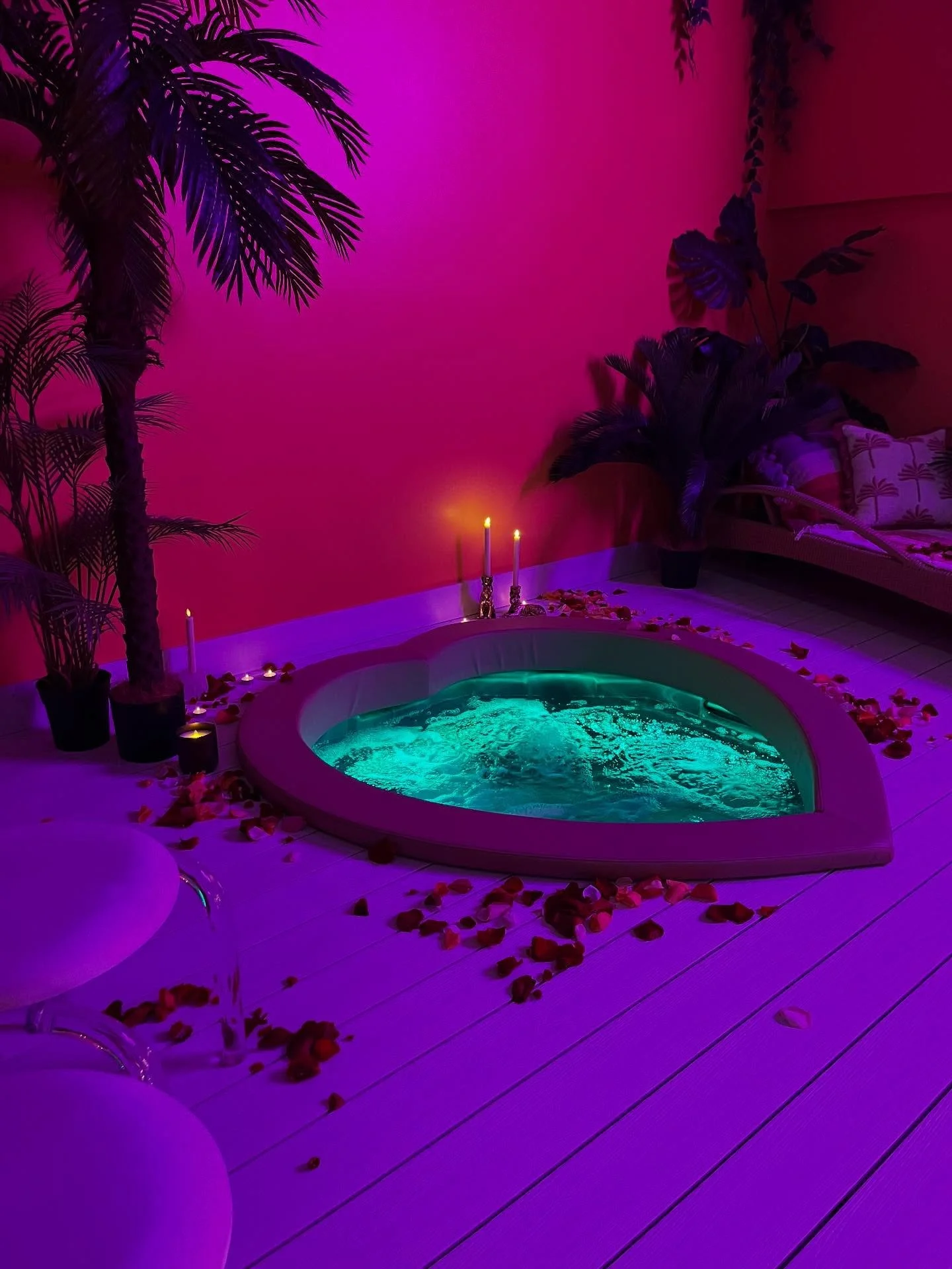 Looking for a different kind of date night? 👀❤️&zwj;🔥

Indulge in a Love Hotel-inspired escape at Vanishing Hotel 💋

Set the mood with:

💖 Love heart spa
🕯️ Candles &amp; rose petals
❤️ Red carpet entrance
💐 Flowers
🍫 Chocolates

Plus:

🎱 Poo