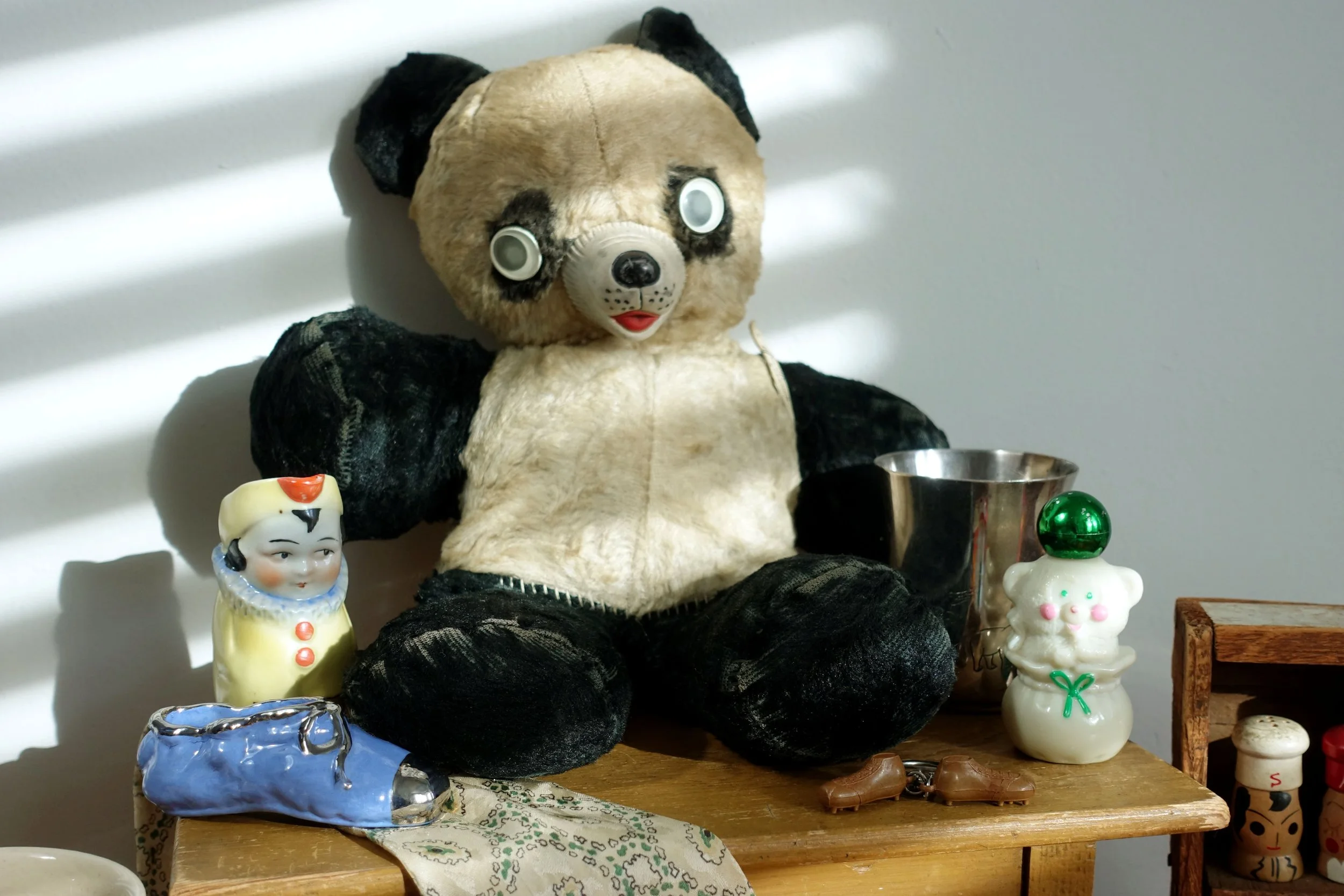        Luxury is not a necessaty to me, but beauty and good things are.

- Anais Nin

