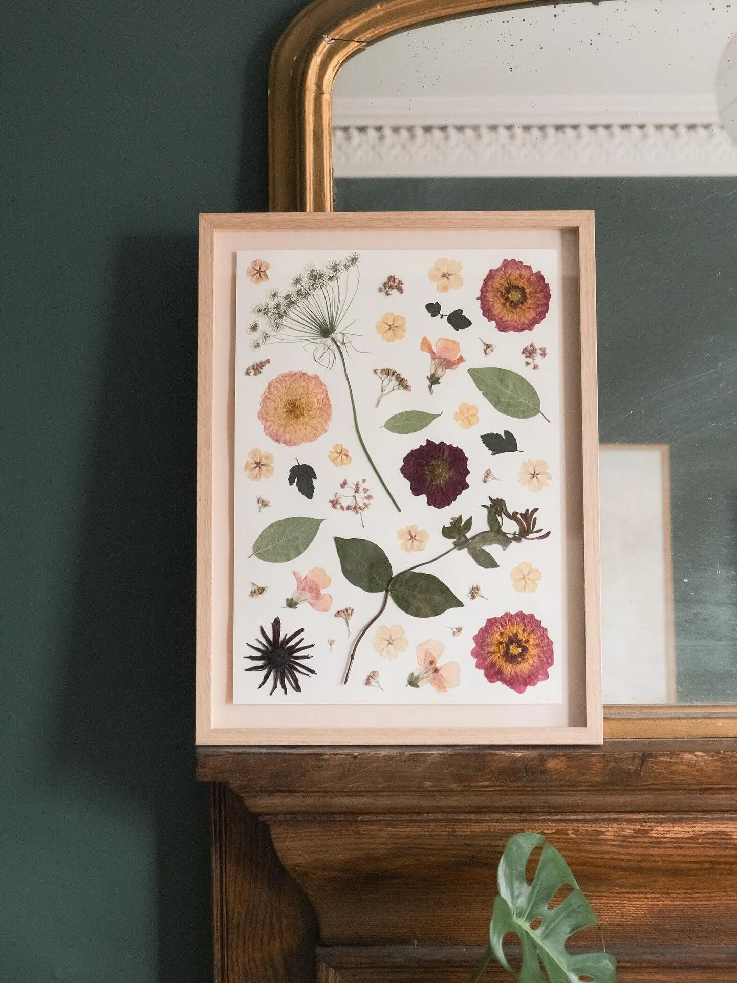 Latest pressed wedding flower frame 🥰 even more special because I did the bouquet for this wedding back in July 🤍