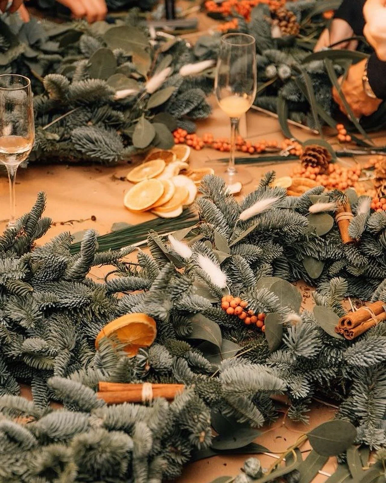 Friendly reminder that tickets for my wreath workshops in Portobello are now available via my website. The 7th of December has now sold out but there are still spaces for the other dates 🥰 

This year I will be focusing even more heavily on sustaina