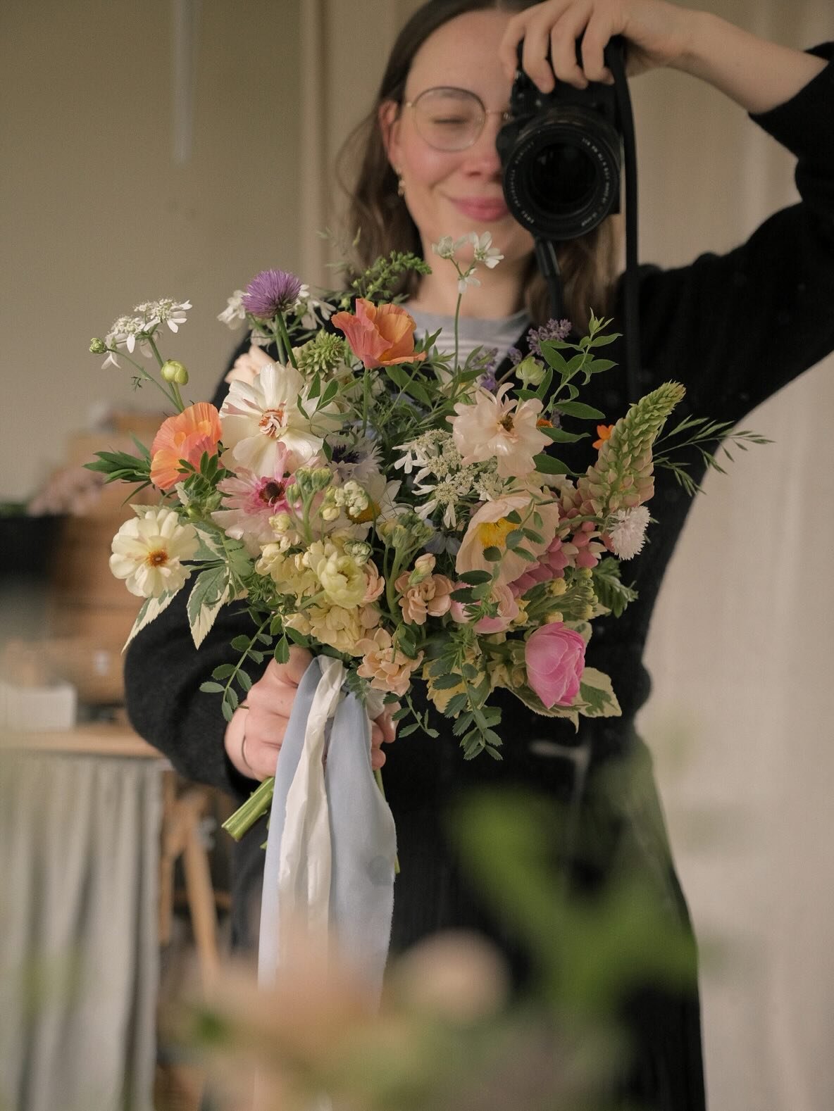 Today&rsquo;s bouquet for the lovely Hannah 🌞 

Locally grown flowers by me, @simply.pottering &amp; @mcconnell.blooms 🤍