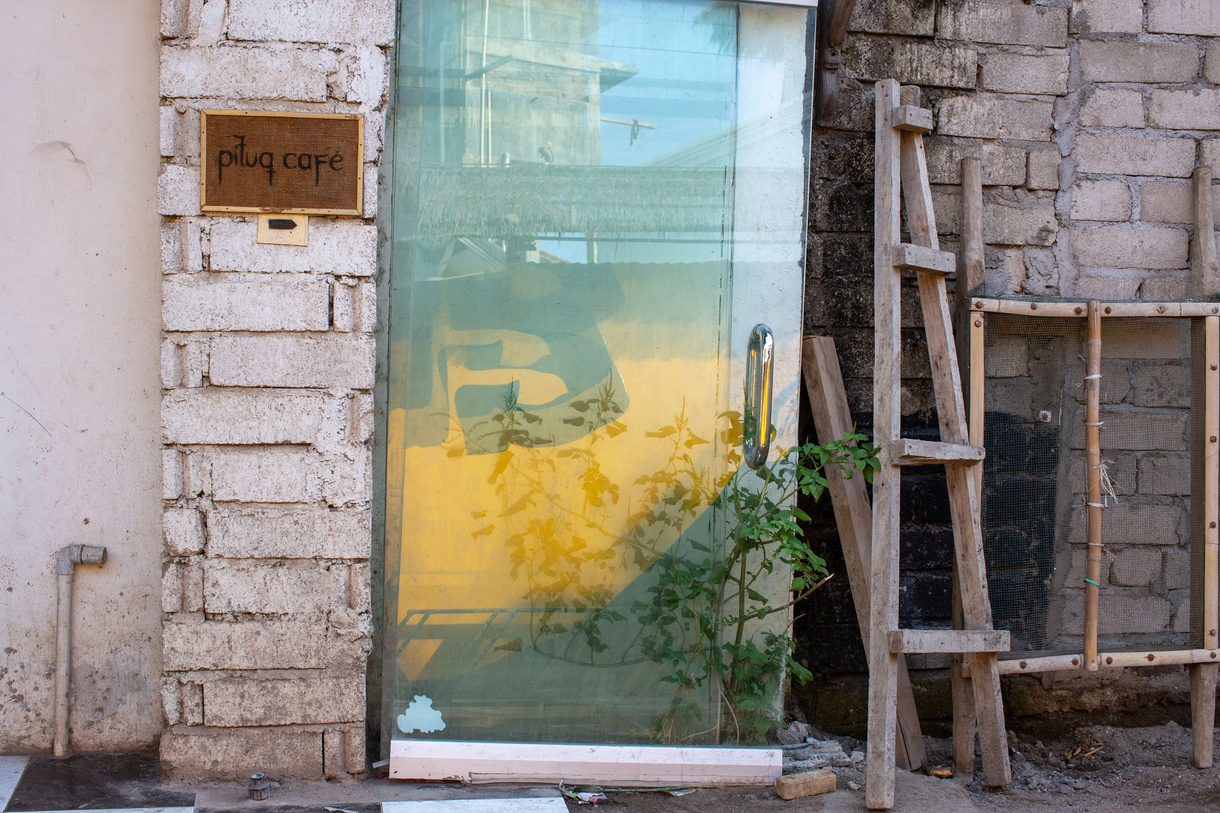 gilit light glass wall.jpg