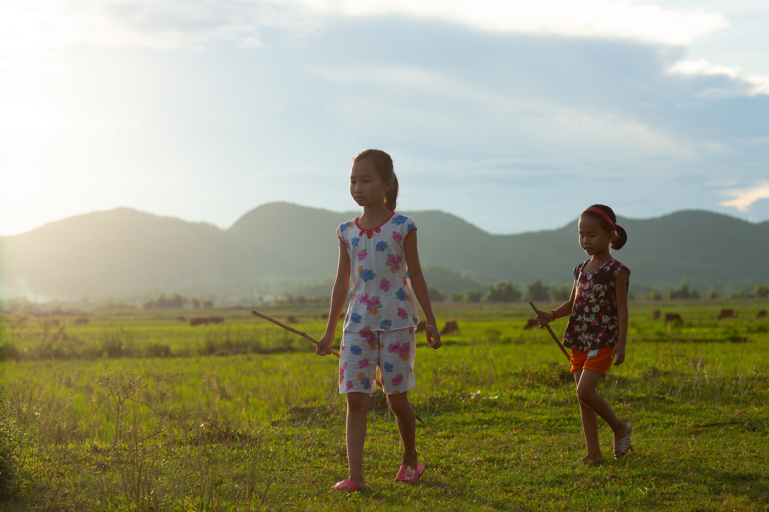 phong nha girls sticks.jpg