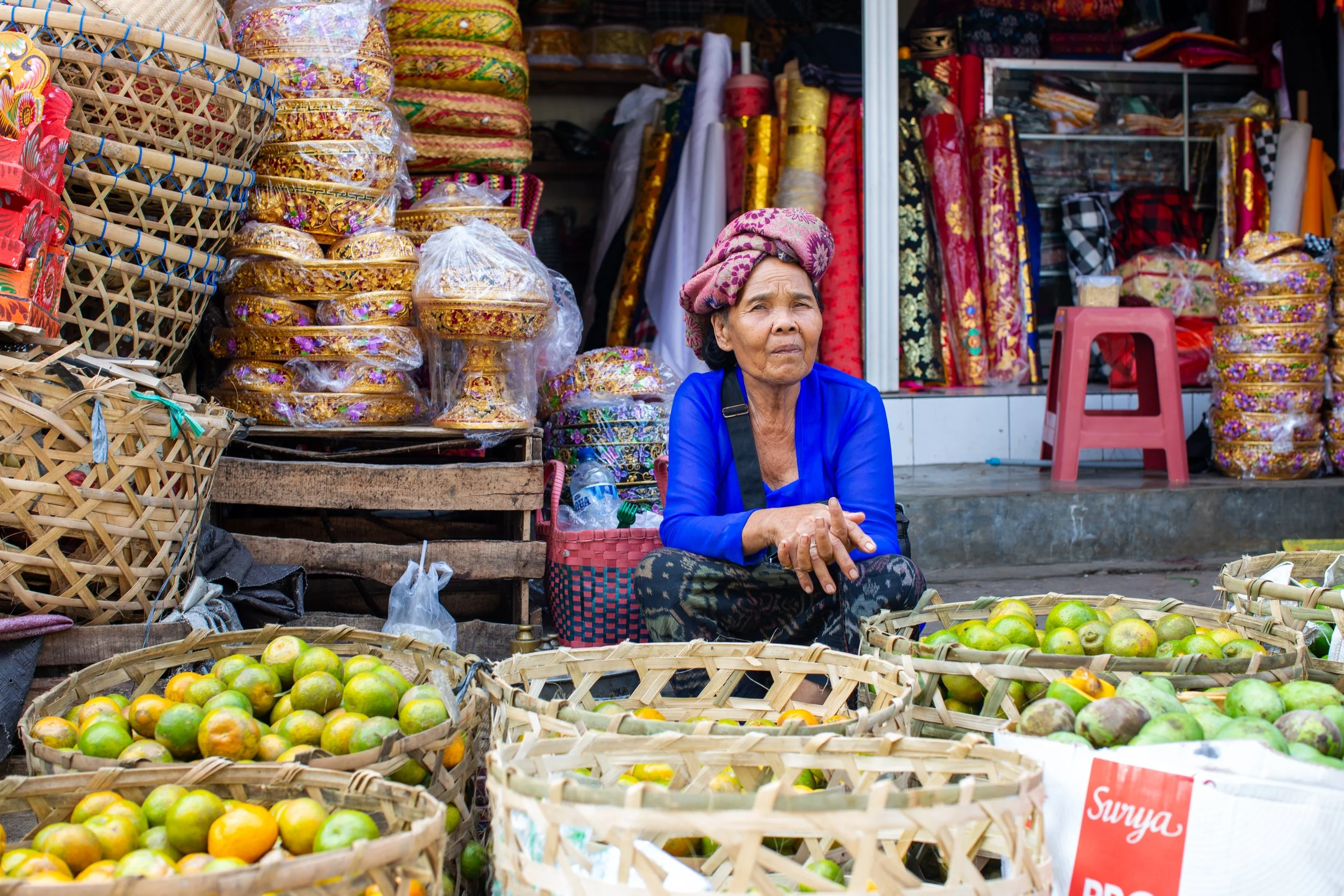 bali sukawati fruit seller.jpg