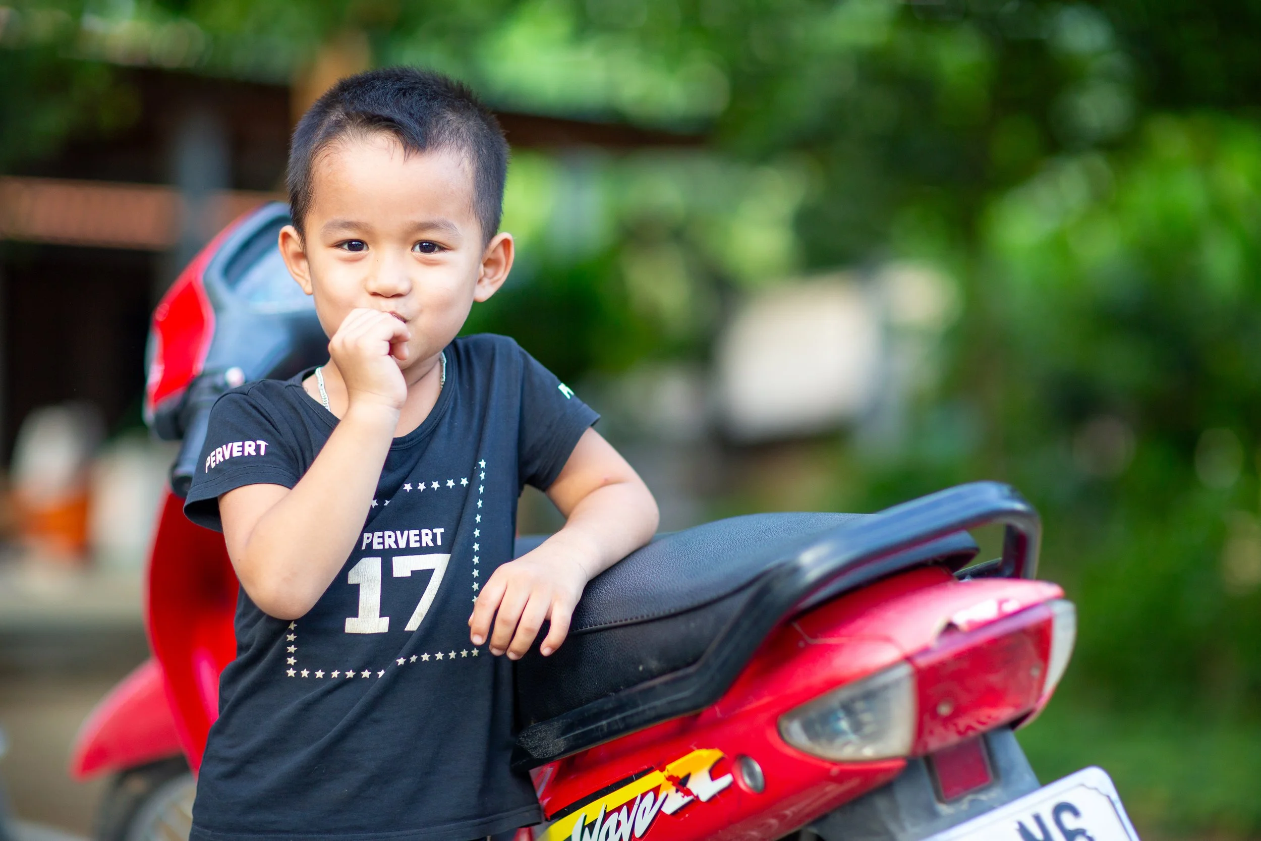 phong nha kid pervert shirt.jpg