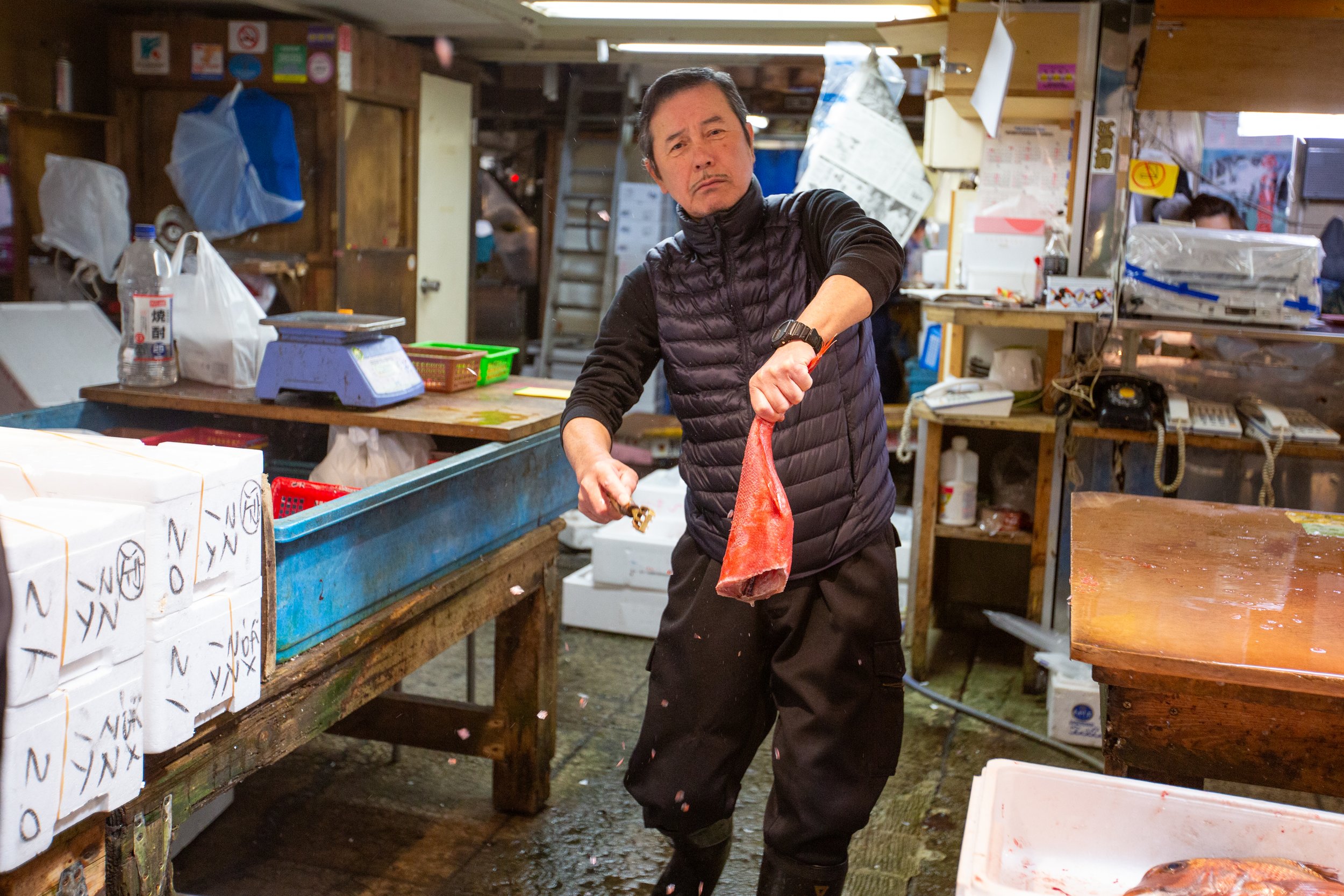 tokyo tsukiji scale flick.jpg