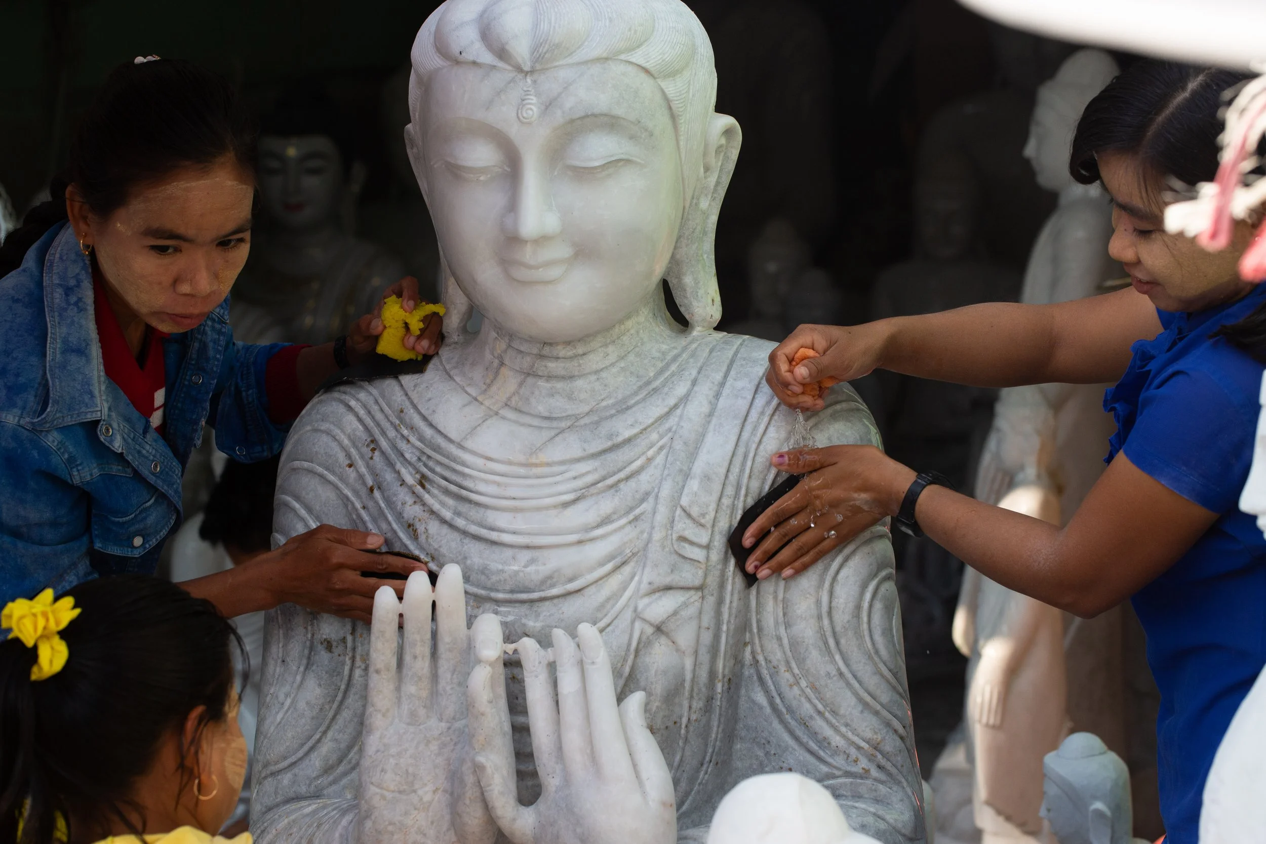 mandalay wash buddha.jpg