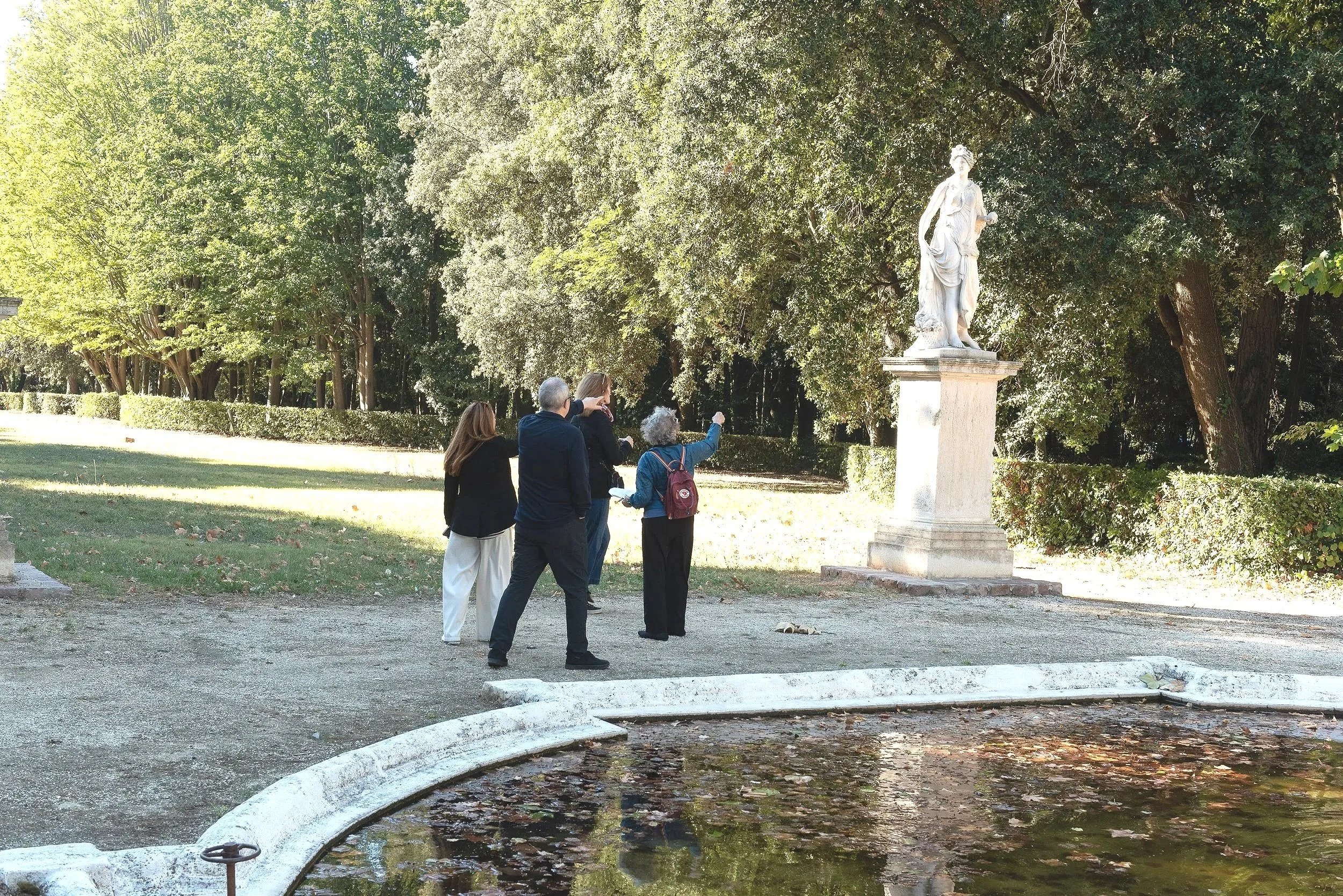 garden%2Bwith%2Bstatue%2B2025_Sept%252BOct_Elective_Montpellier_1324.jpg