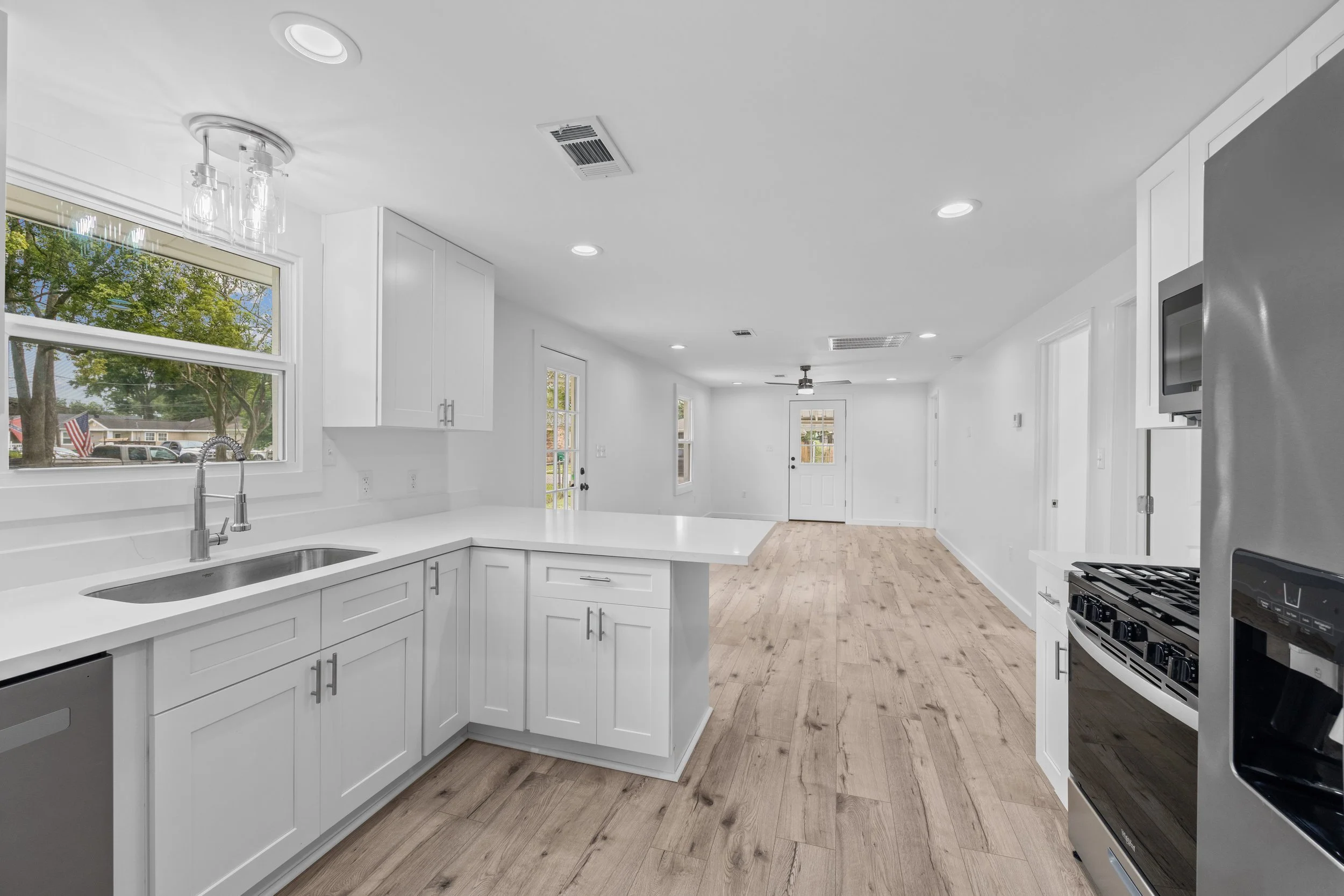 2109 James Street - 11.jpg