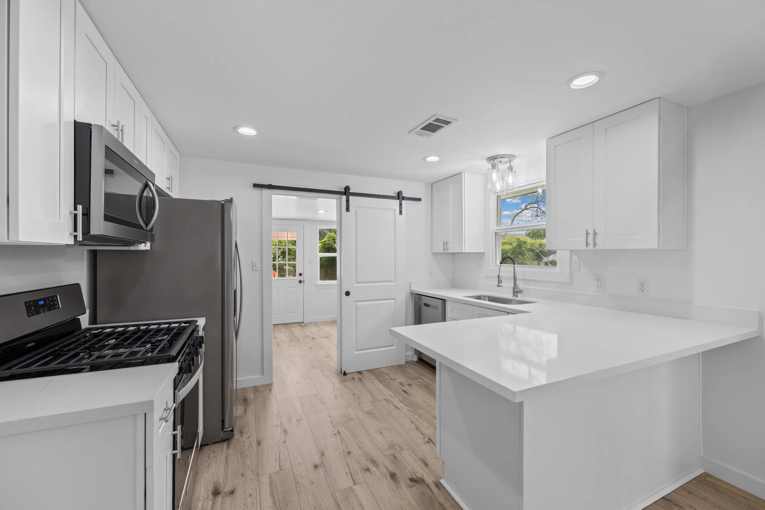 2109 James Street - 10.jpg