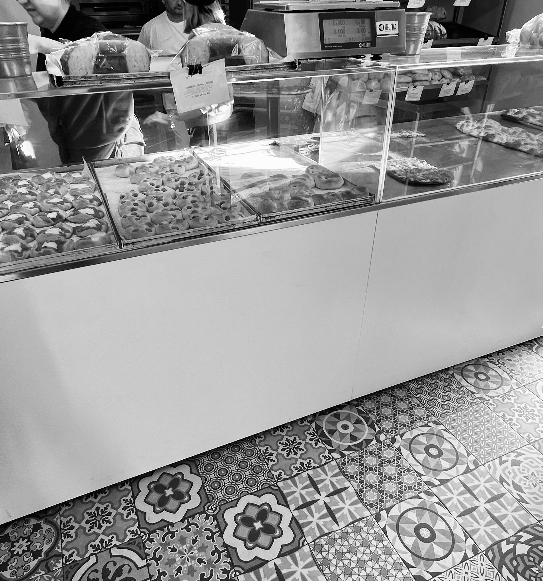 dan bakery bw.jpg
