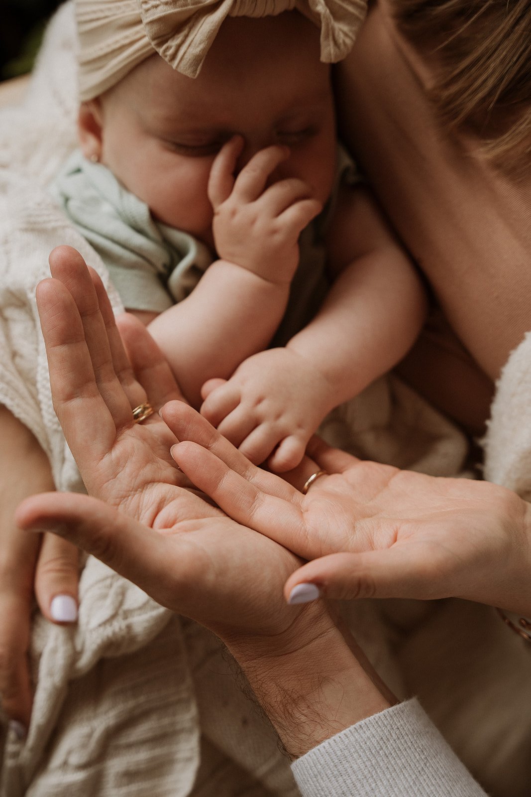 Sesión de fotos de familia, sesión de embarazo, fotos familiares, fotografía de familia Bogotá