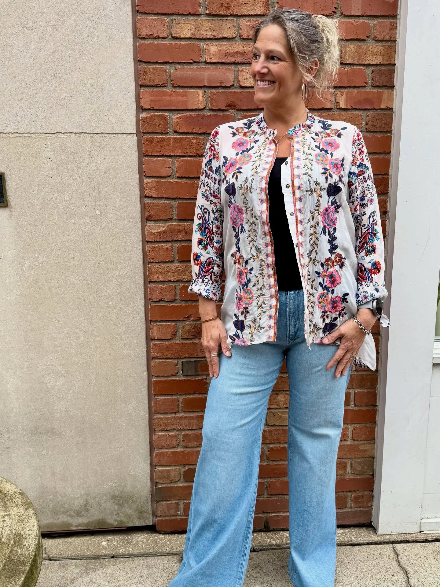 This embroidered beauty is the perfect layer to take your everyday denim up a notch 

#lanasboutique #boutiqueshopping #uniquefinds #kalamazooboutique